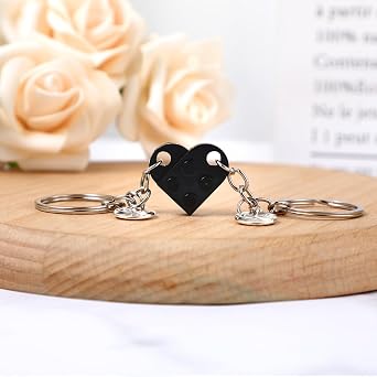 Ouligay 2pcs Matching Couple Love Heart Keyring Gifts for Boyfriend Girlfriend, Best Friend Birthday Friendship for Women, Valentines Gifts for Him Her Men Husband Romantic I Love You Gifts
