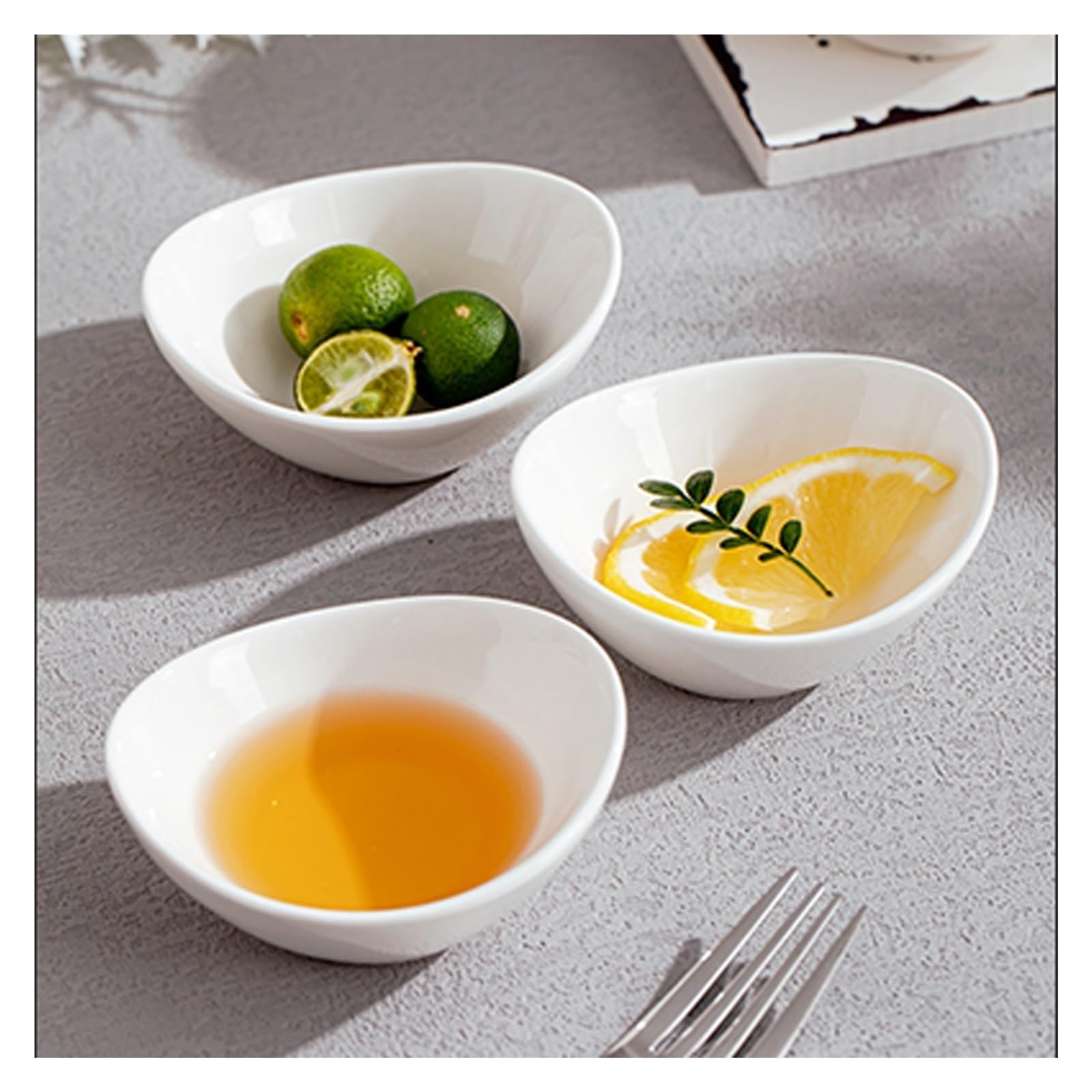 Le ciotole for salsa in ceramica sono adatte for preparare salse e servire snack, dessert, noci, ecc