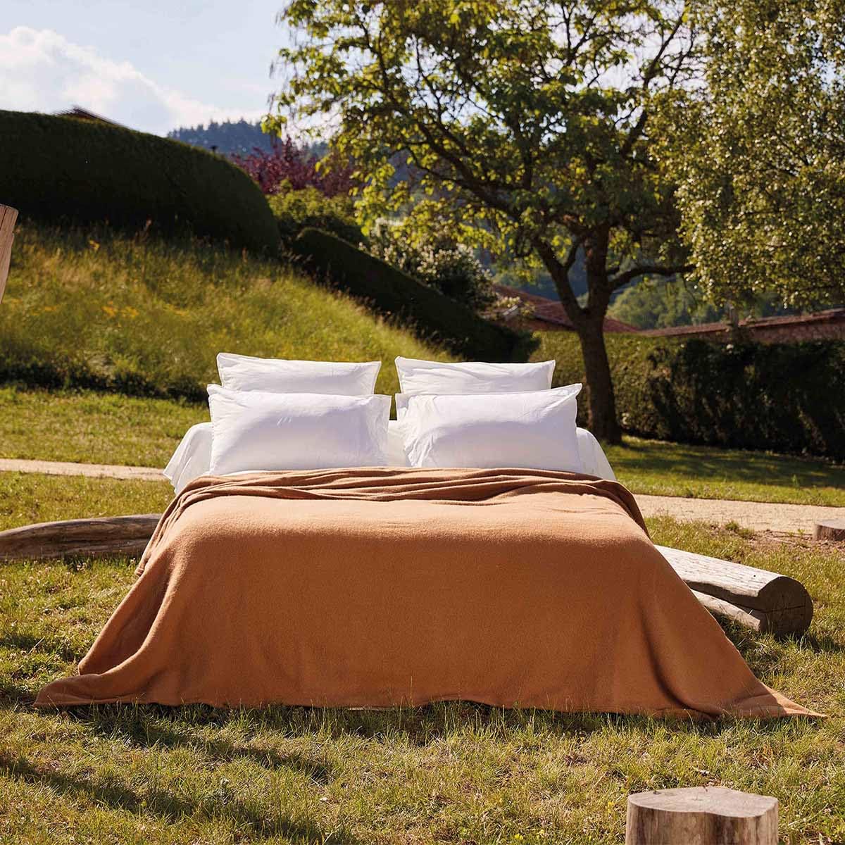 Couverture CHAMPERY Chamois TOISON D'OR de lit en laine naturelle thermorégulatrice