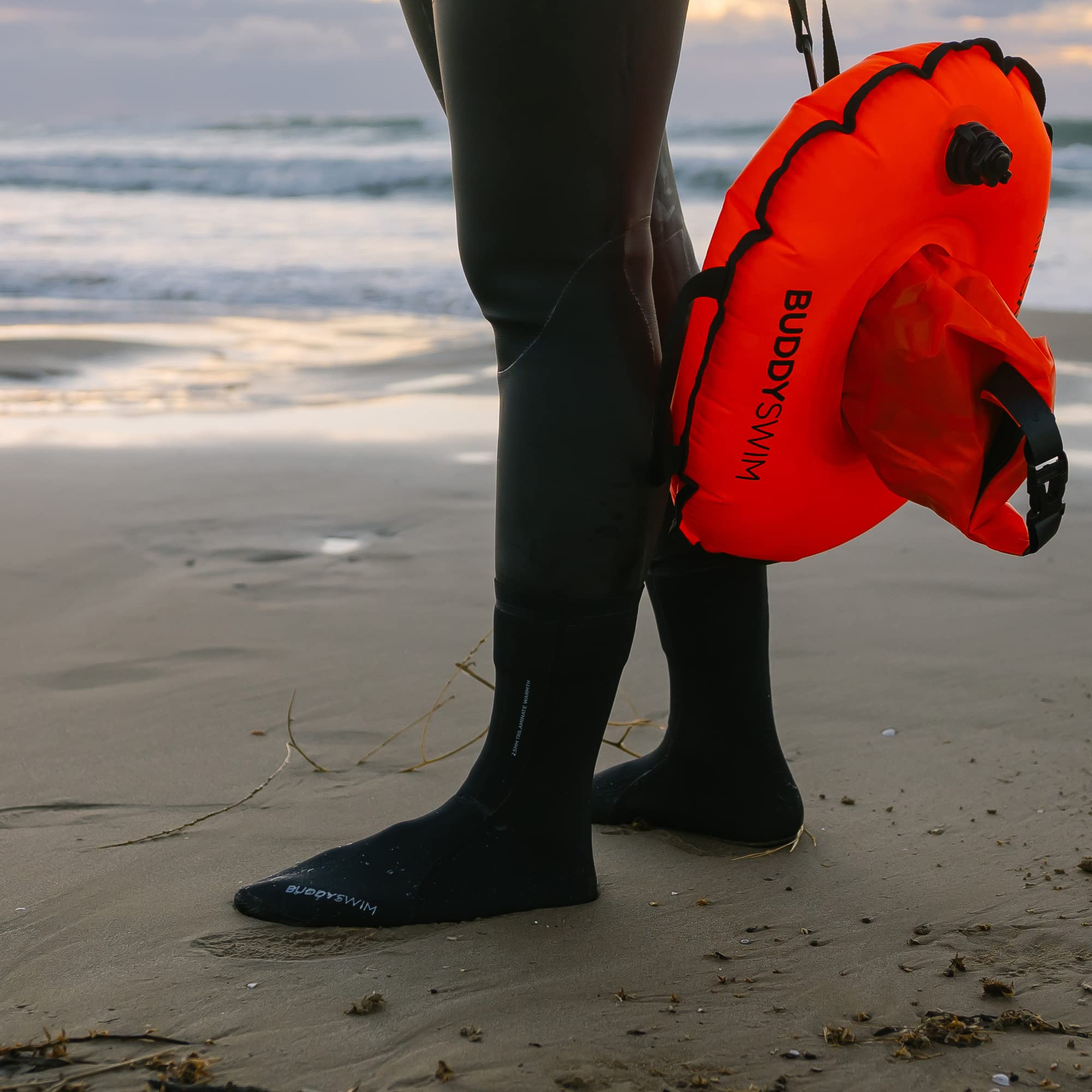 2,5 mm Neopren Socken zum Schwimmen im offenen Wasser. Neoprenschuhe für Frauen und Männer für Kälteisolierung, leicht zu halten, zum Tauchen, Surfen und Wassersport. Wasserdichte Socken.