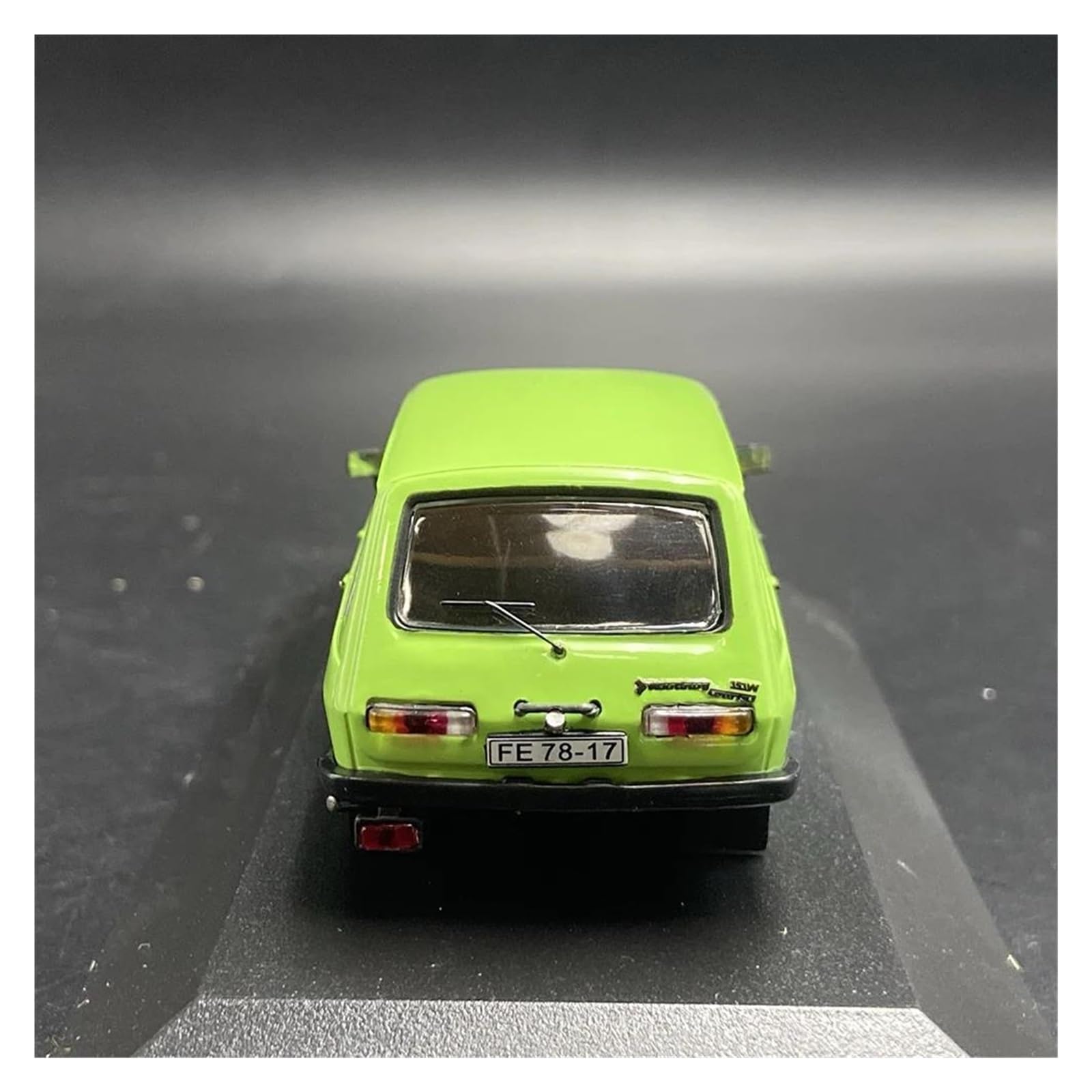 Metallo Scala Replica 1 43 per il modello auto pressofusa lega Wartburg 353 W Kombi della Germania dell'Est del 1985 serie di decorazioni per la casa Hobby Veicoli Giochi Set