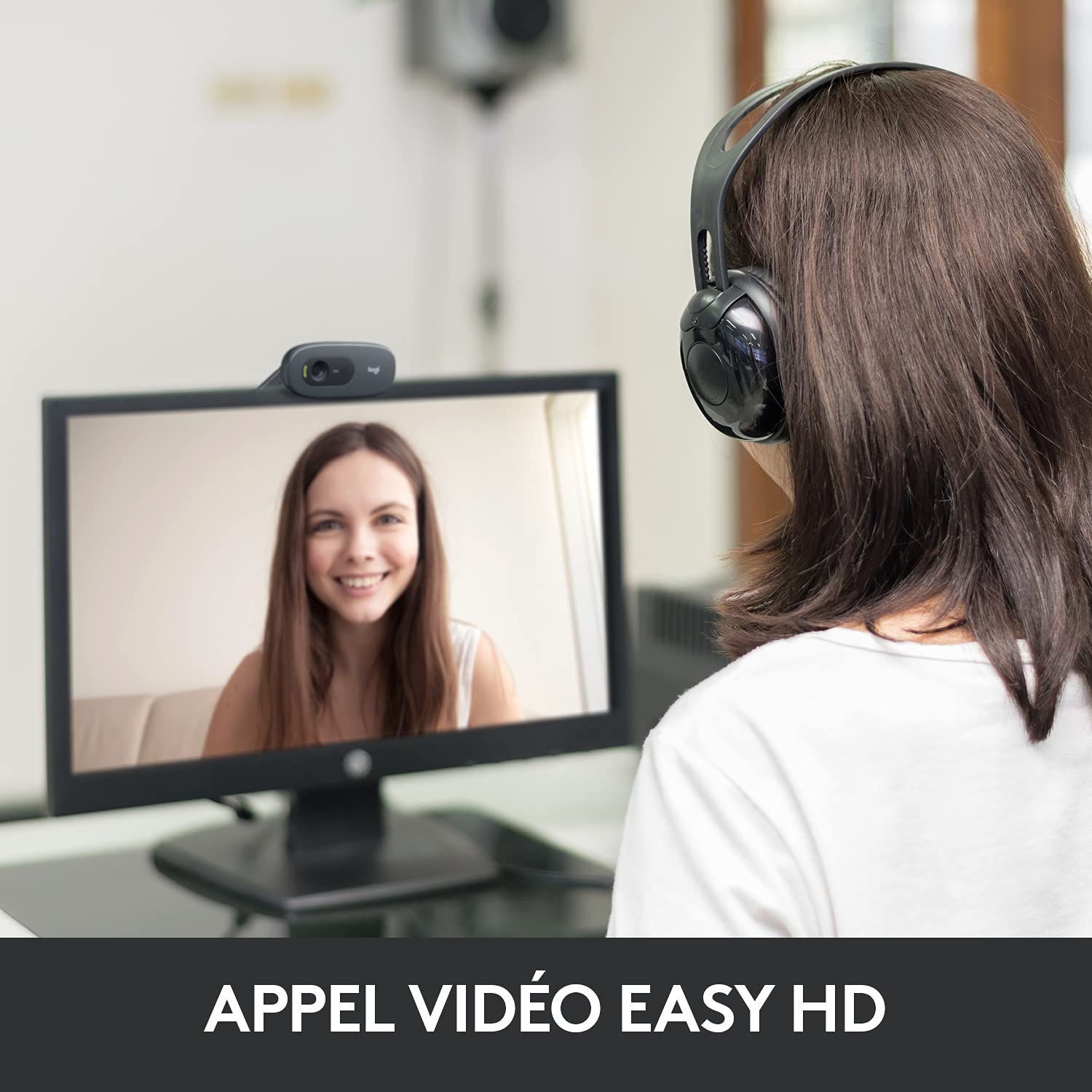 Image secondaire de Logitech C270 HD Webcam for Education, HD 720p/30fps, appels vidéo HD sur écran Large, Correction de la lumière HD, Micro avec r