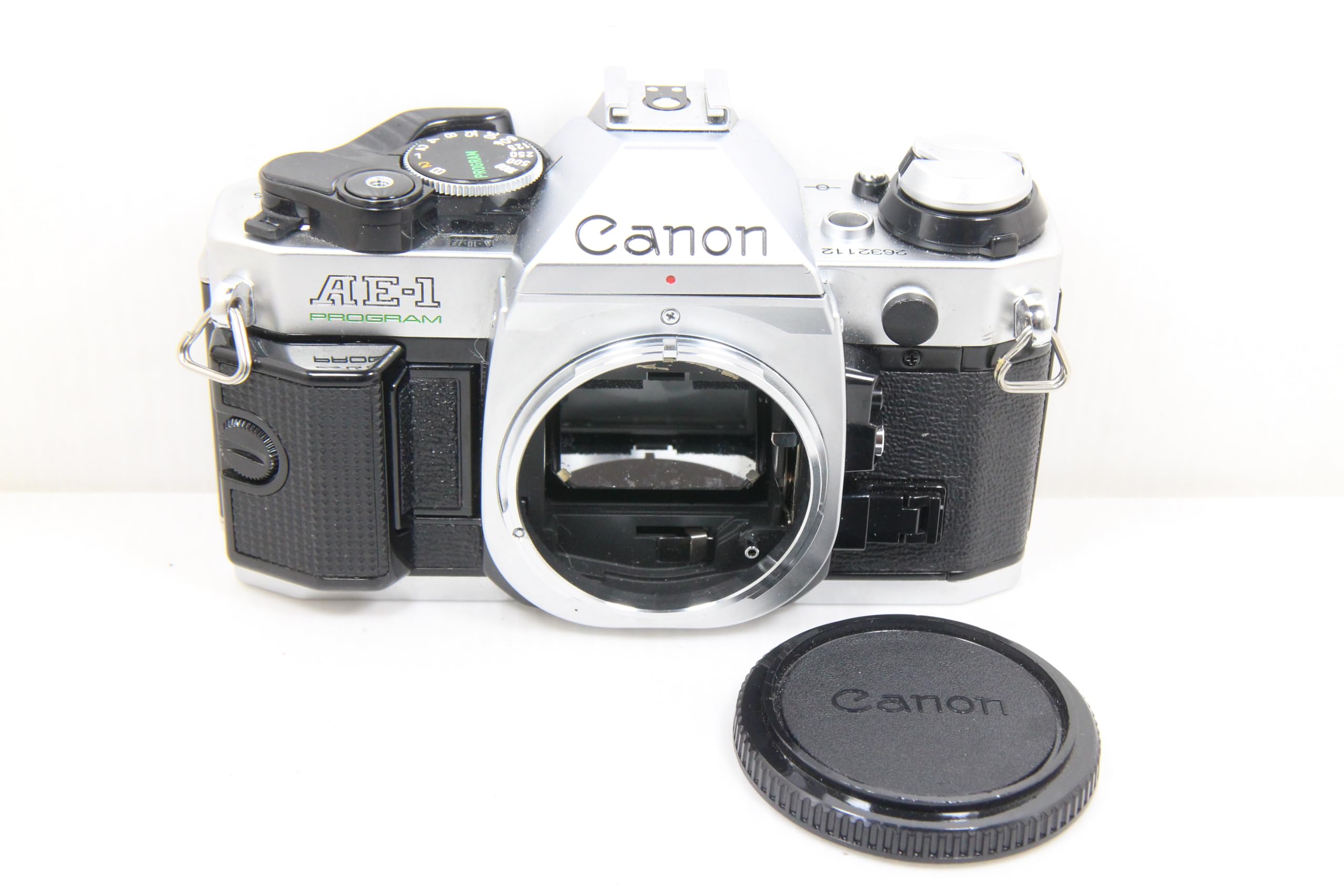 Canon AE-1 PROGRAM フィルムカメラ　タムロン レンズ 付き Canon AE-1 プログラム ブラック 35mm 一眼レフ フィルム カメラ