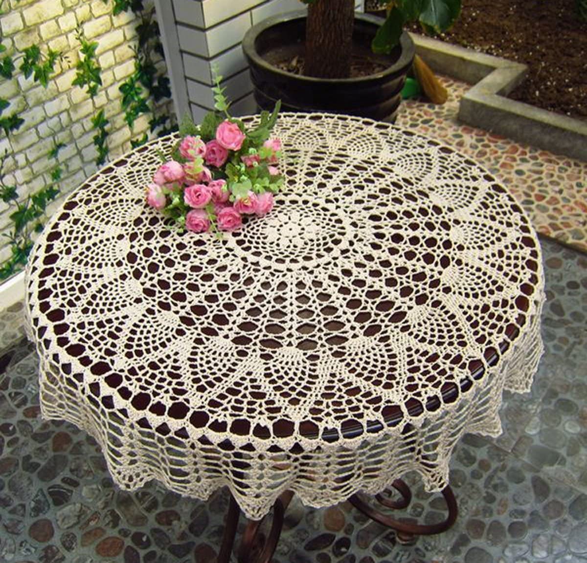 Vintage Crochet Table Cloth Round Lace Doily Handmade 100% Cotton Lace Floral Bohemian Table Cover Scarf Table Topper for Home Wedding Party Decoration, Beige, 33-Inch