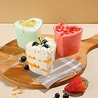 Vista 4 de Paquete de 100 mini vasos de plástico transparente con tapas, recipiente de yogur en forma de corazón de 5 onzas para fiestas, aperitivos