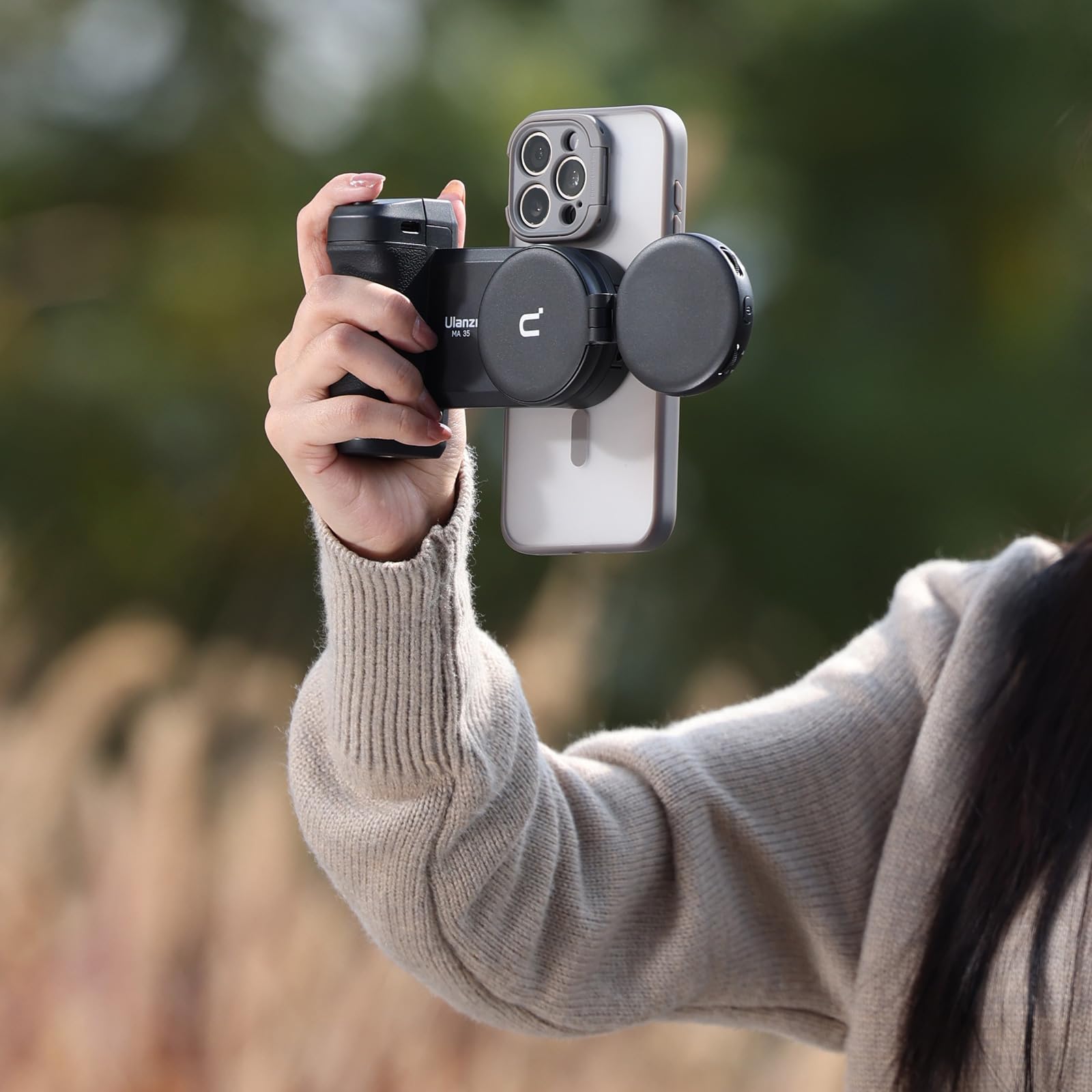 “ULANZI Ulanzi MA35 Empuñadura magnética para teléfono Inteligente — Empuñadura para cámara — para teléfonos Inteligentes de 5 a 9,5 cm de Ancho — con Control Remoto Bluetooth y Espejo — Negro