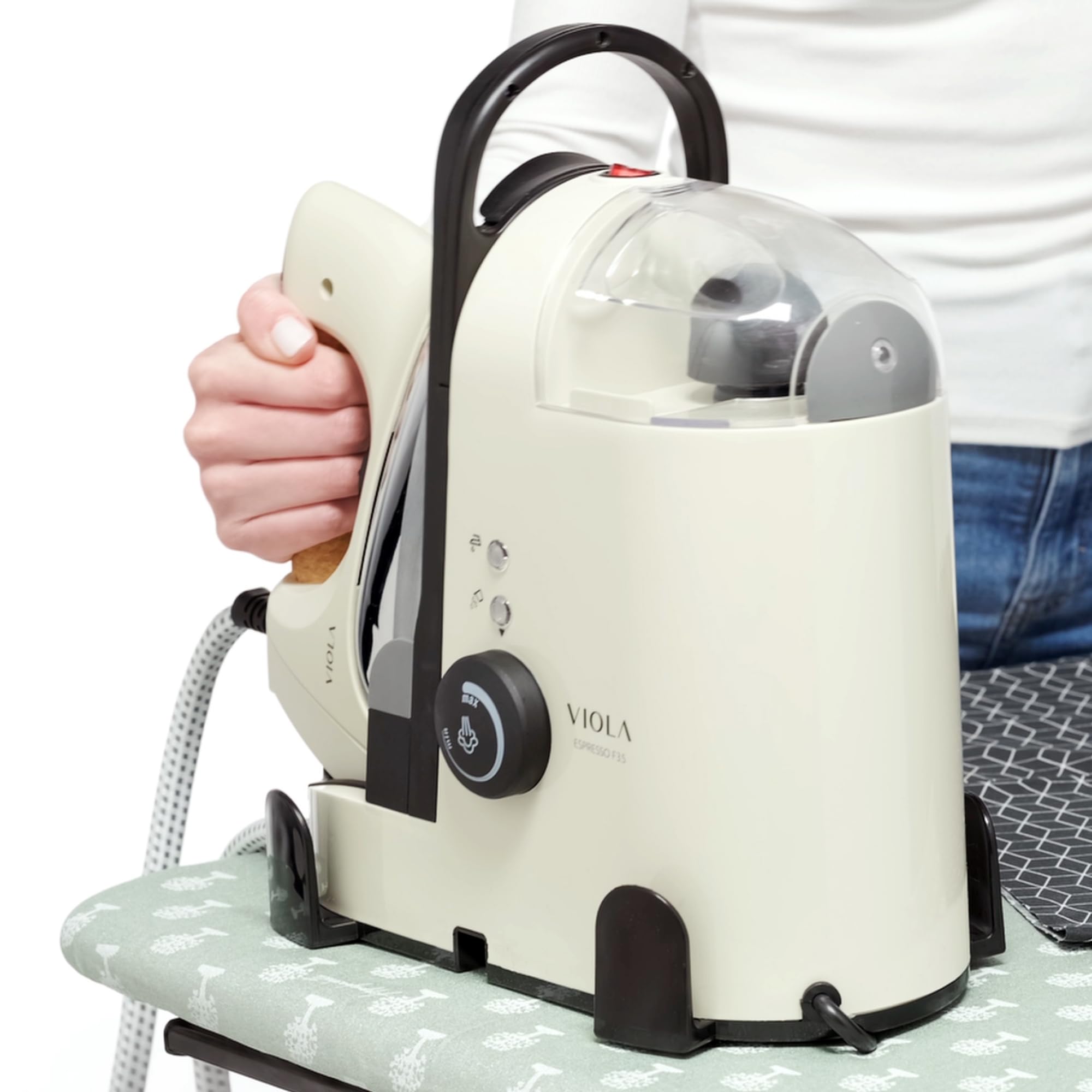 VIOLA Espresso Ferro da Stiro a Vapore con Caldaia in Acciaio da 3,5 Bar, Stira a Secco, Stiratura Verticale, Design italiano Brevettato, Ferro Professionale, Stirare Facile, Compatto, Stirella Beige