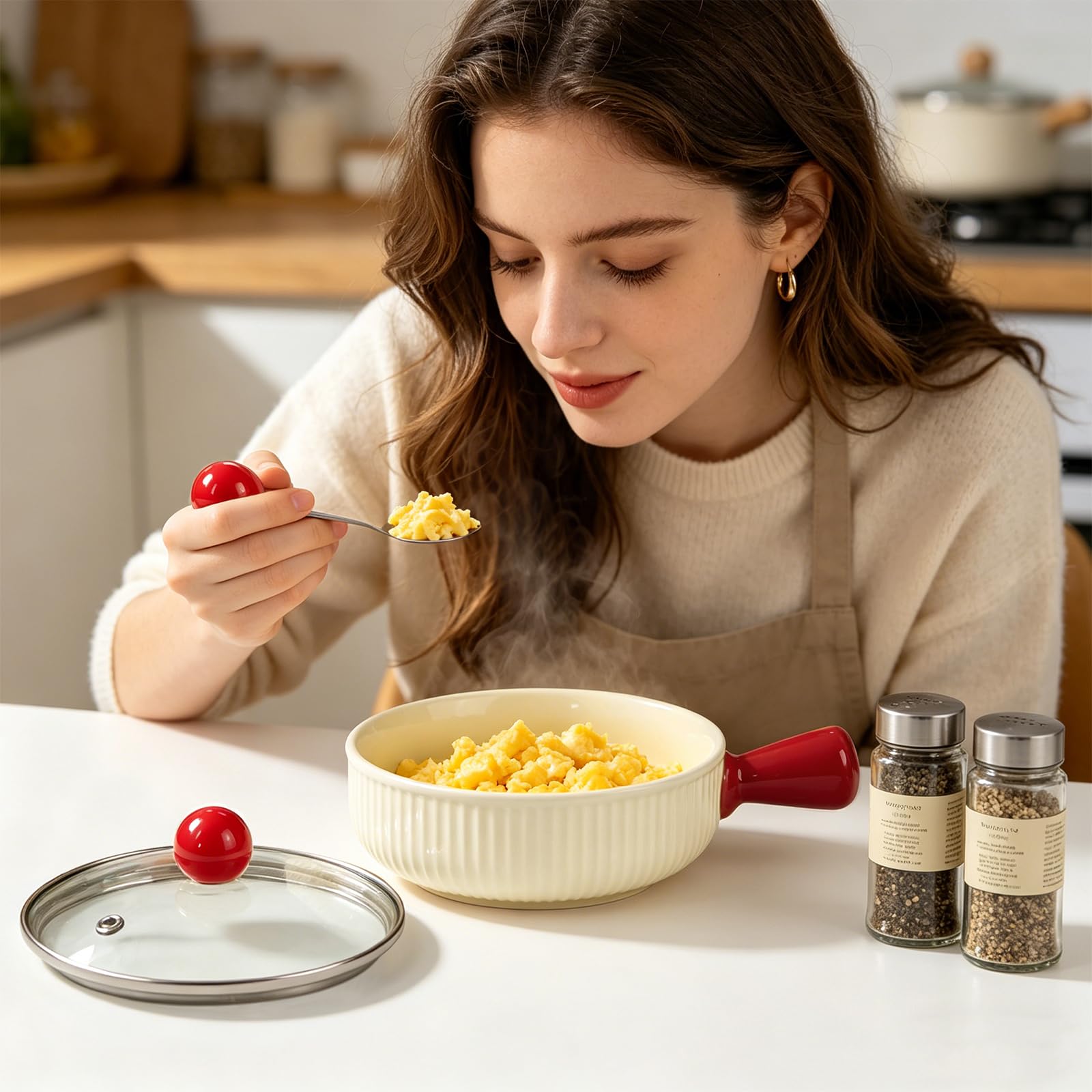 Cuociuova in ceramica per microonde, antiaderente, strapazzato con coperchio, senza BPA e senza plastica, cottura rapida con coperchio e mano cava, lavabile in lavastoviglie (rosso)