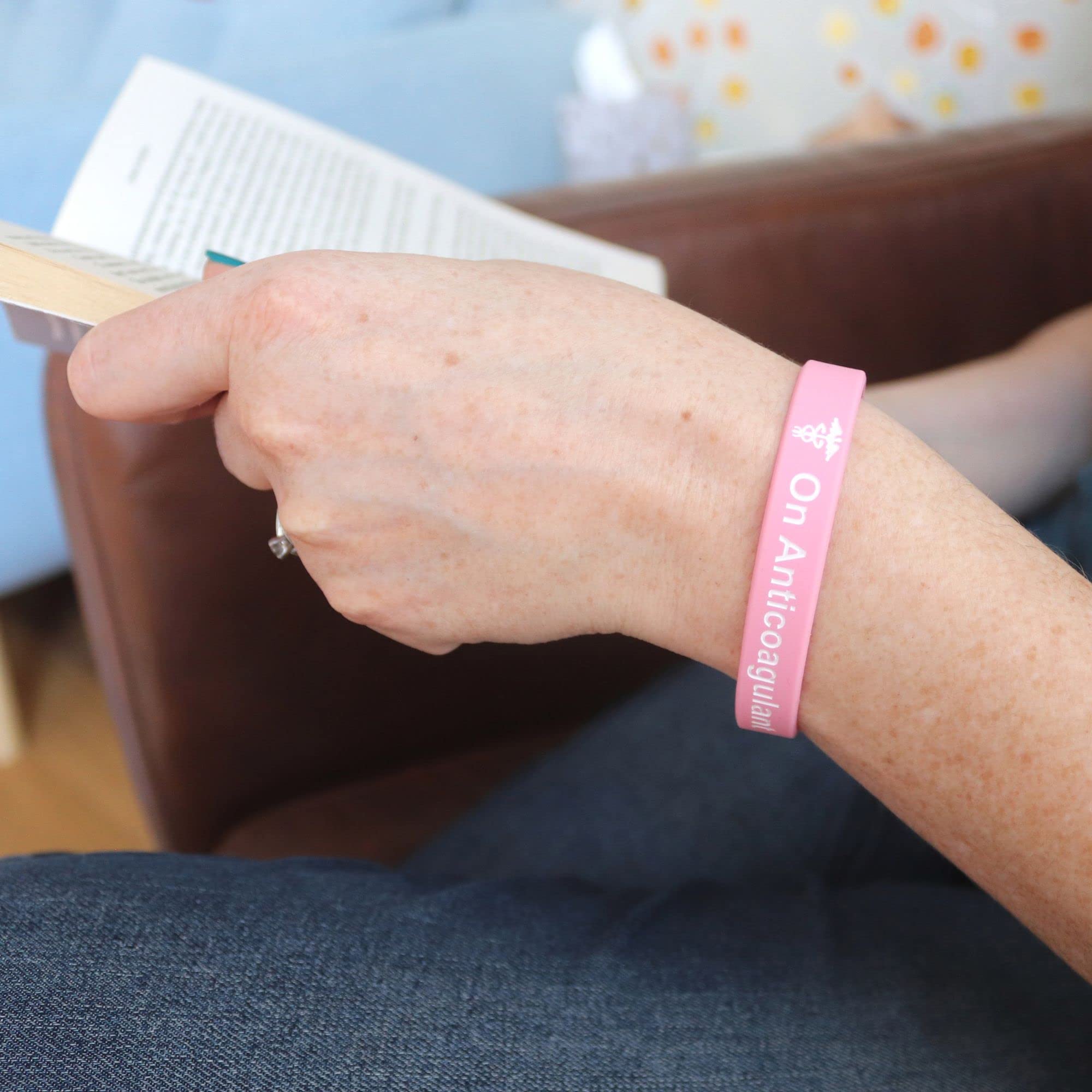 On Anticoagulant - Juego de 3 Pulseras de silicona gris, rosado y azul claro para alerta médica emergencia identificación médica para hombres y mujeres