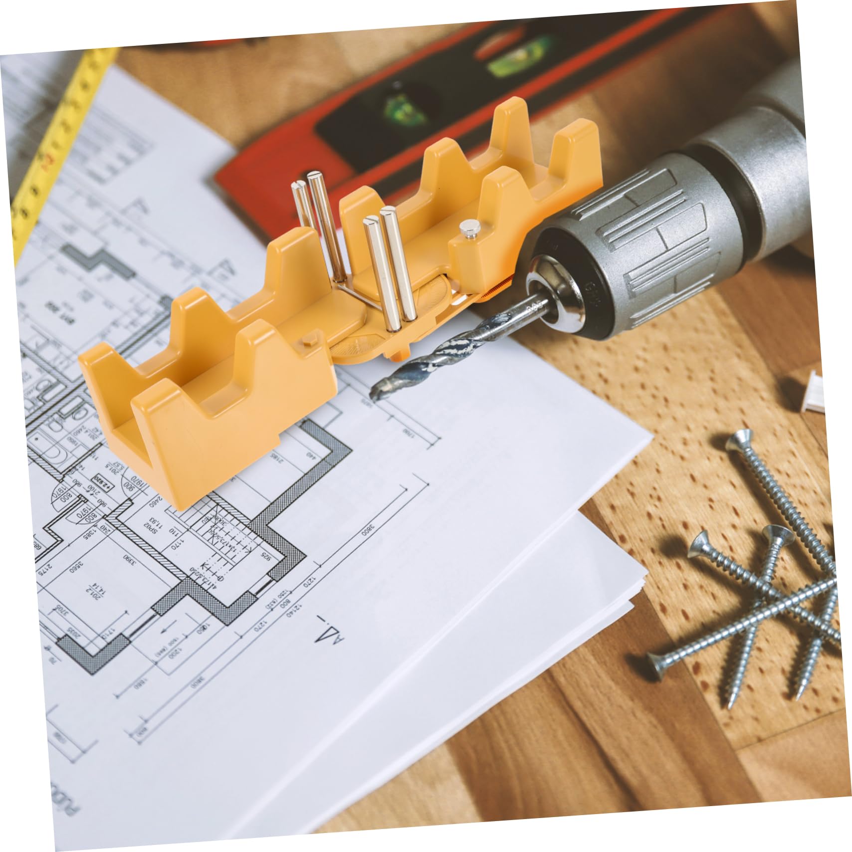 Pince d'angle pour outil de coupe de plinthe lors de vos rénovations de maison