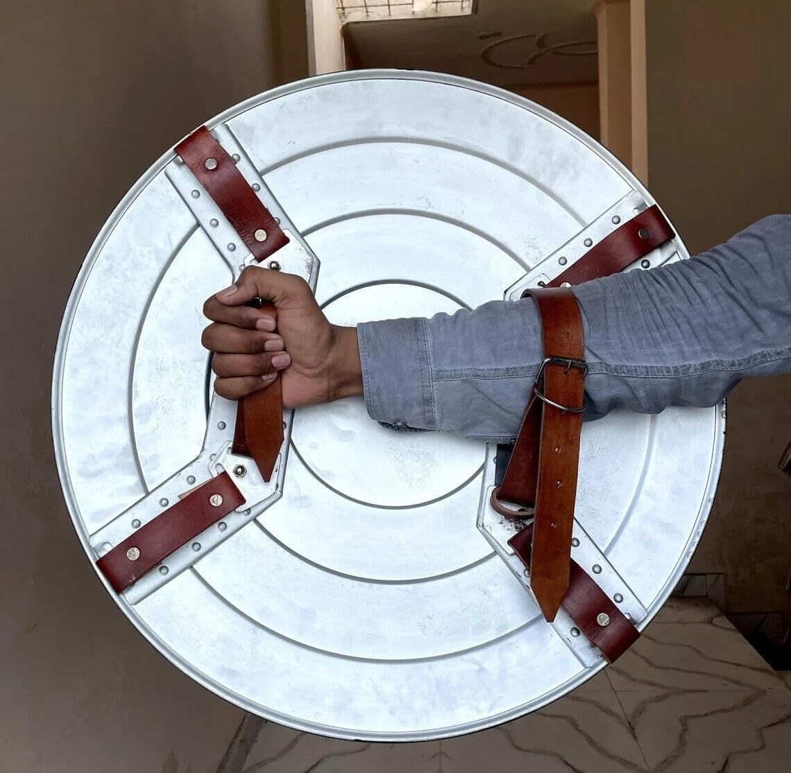 Scudo di Capitan America - Il Falco e il Soldato d'Inverno Scudo - Metallo Replica Halloween Medievale Armatura Cosplay Scudo