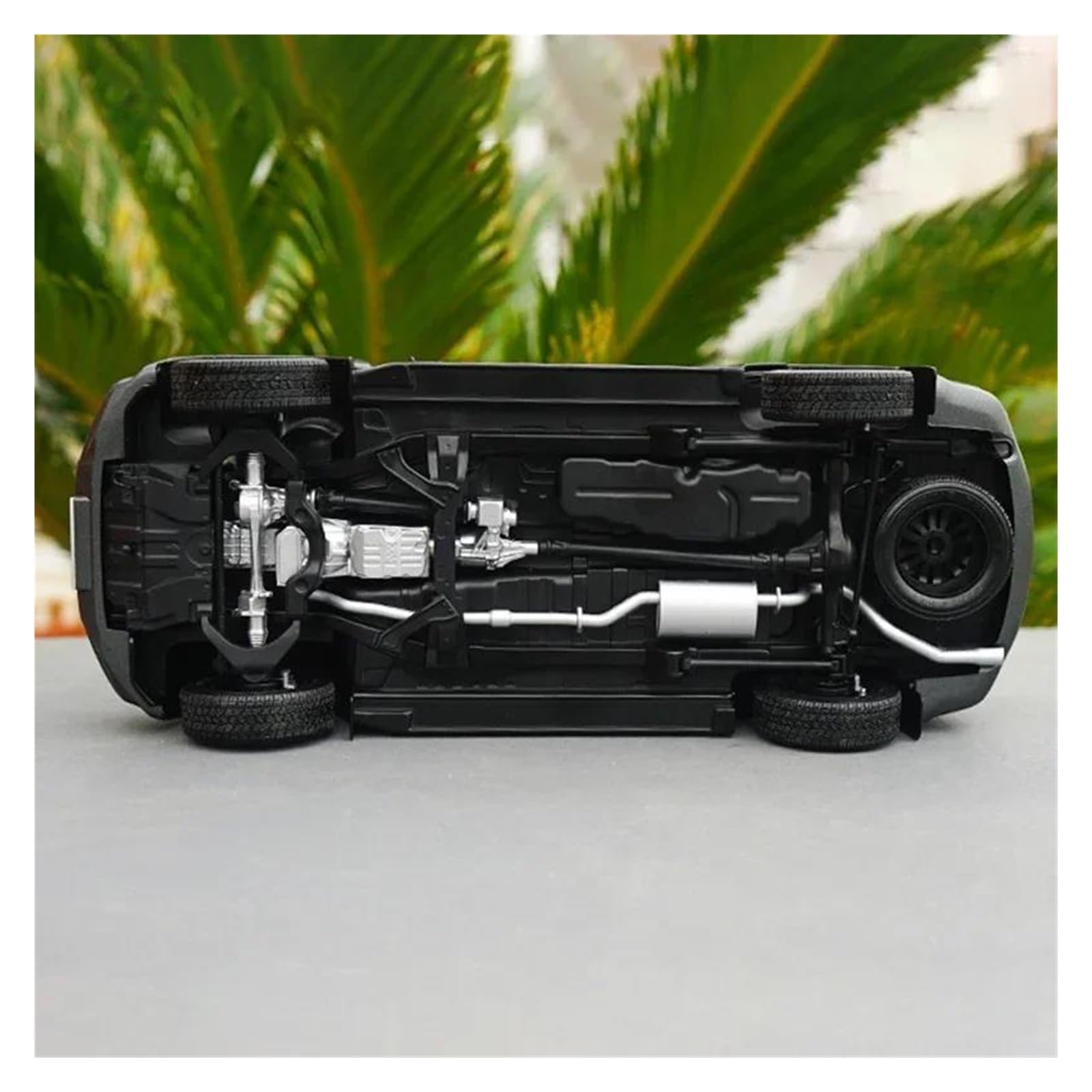 Metallo Scala Replica 1 18 per Isuzu MU-X SUV modello veicolo fuoristrada in lega pressofusa collezione decorazioni per la casa Hobby Veicoli Giochi Set