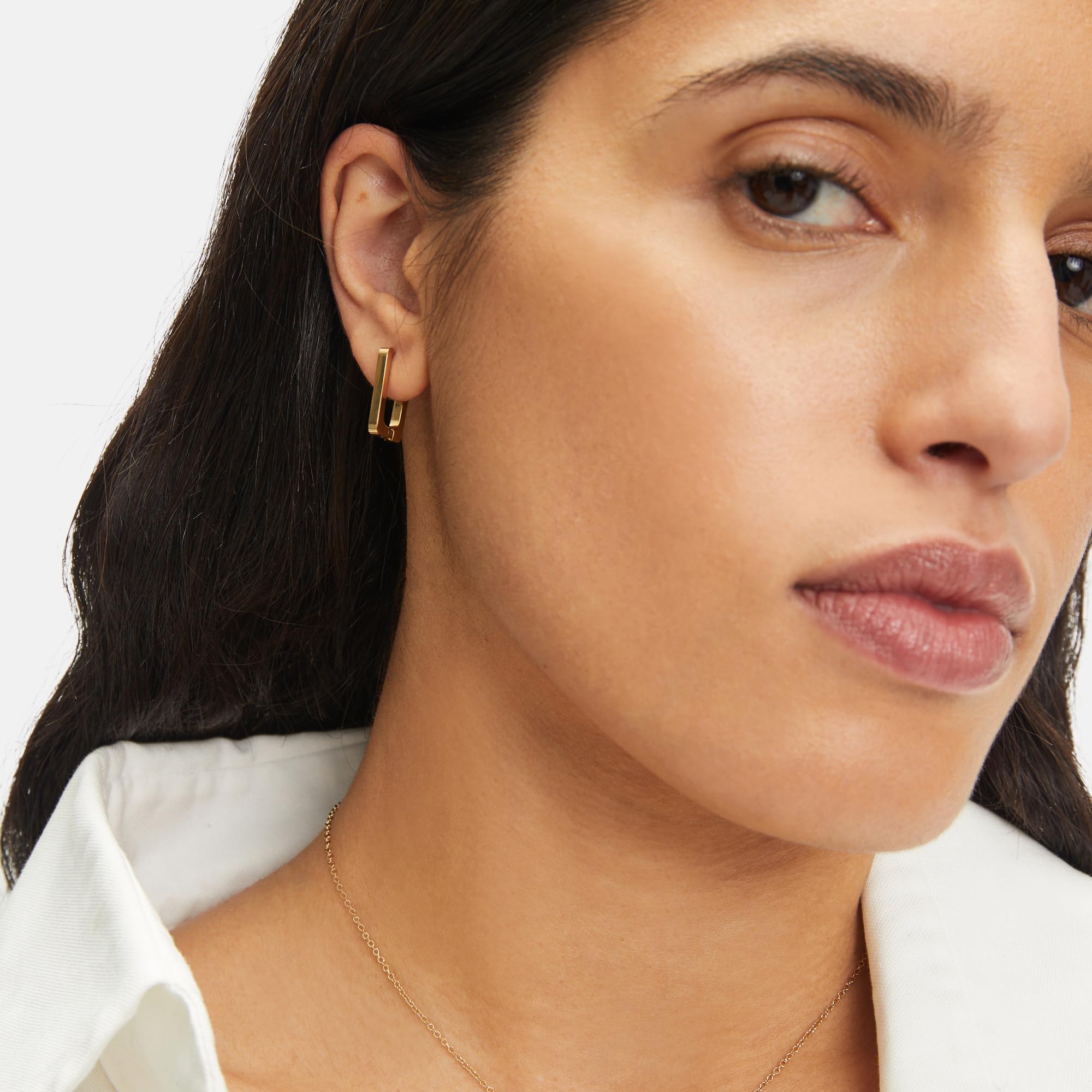 LIEBESKIND BERLIN Damen Schmuck – Eine tolle Kollektion aus Ohrringen, Ketten und Armbändern mit coolen Link-Chain Details aus Edelstahl - Moderne, alltagstaugliche Styles