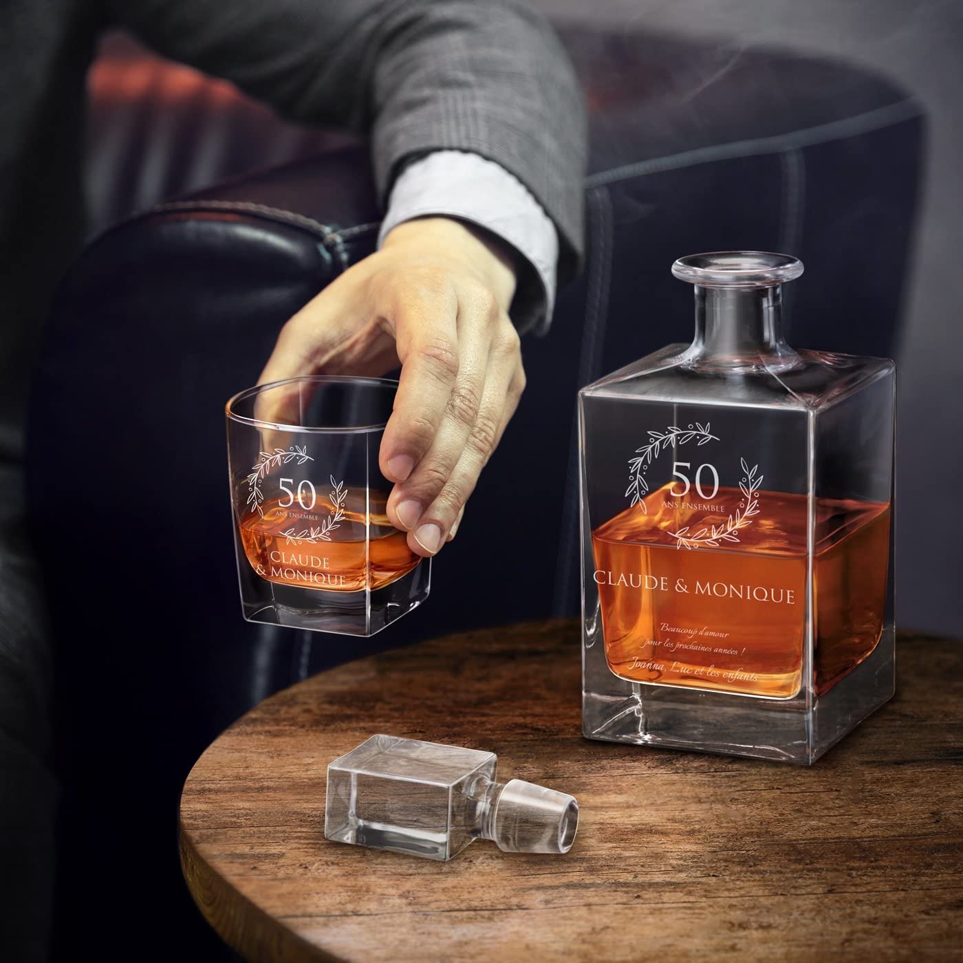Maverton Set de 4/6 Verres et Carafe Whisky personnalisés - Ensemble gravé pour couple - Set Whisky pour amis - Cadeau Couple - Saint Valentin - Anniversaire Mariage - Noces d'or