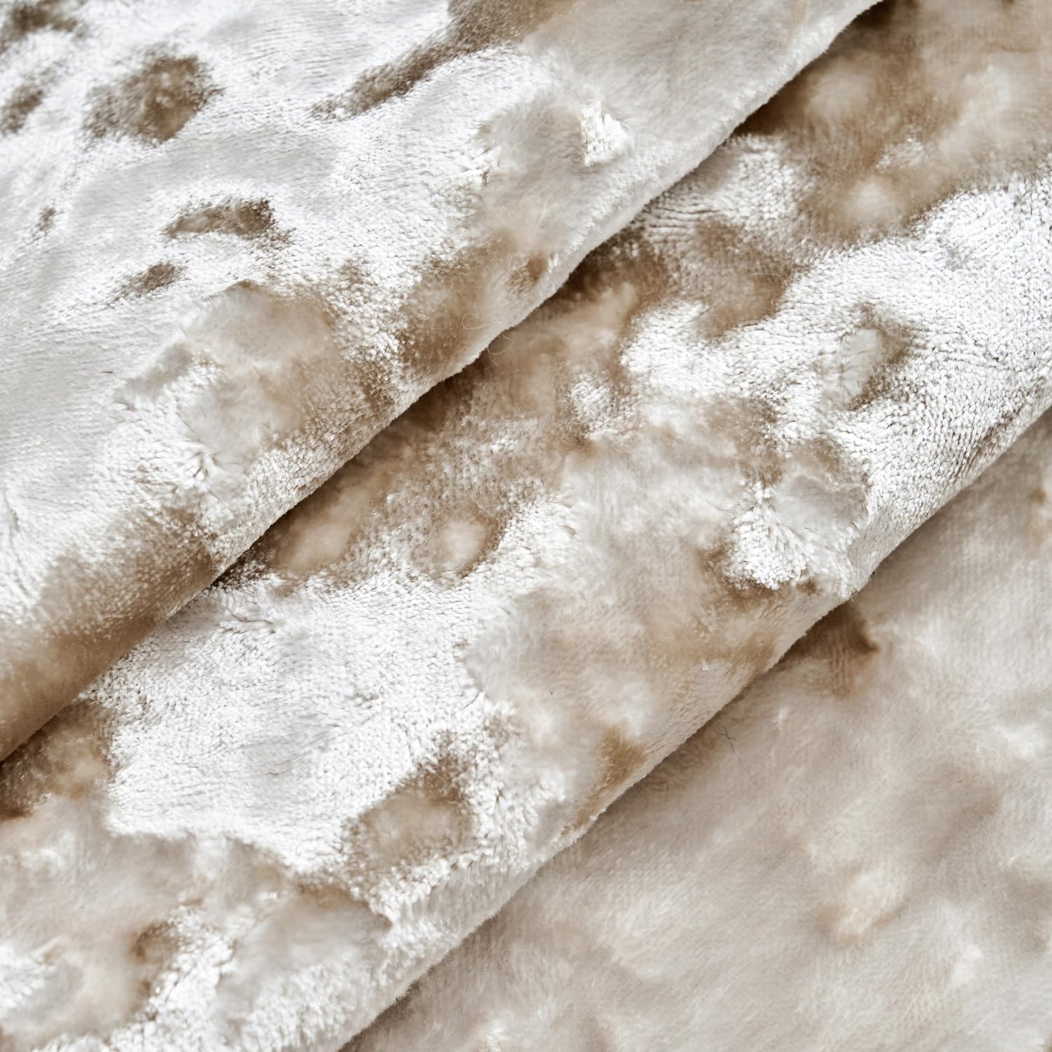 Premium Series, Crushed Velvet Throw Pillow Covers, Luxury Thick Cushion Cases for Home Decor, Cream White, 18x18 Inch, Covers Only