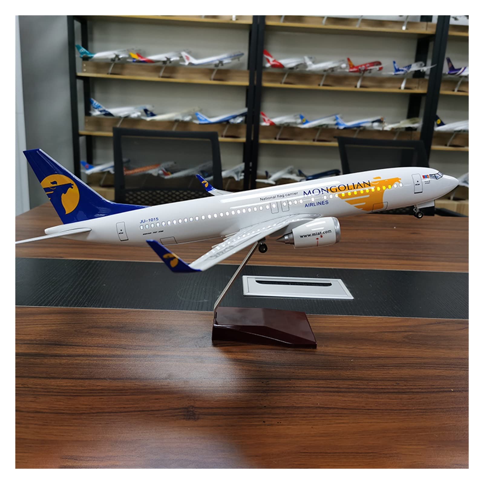 47CM pasuje do B737-800 lotnictwo lotnicze W światła i koła podwozie żywiczny model samolotu zabawka kolekcjonerski zestaw do gry Hobby