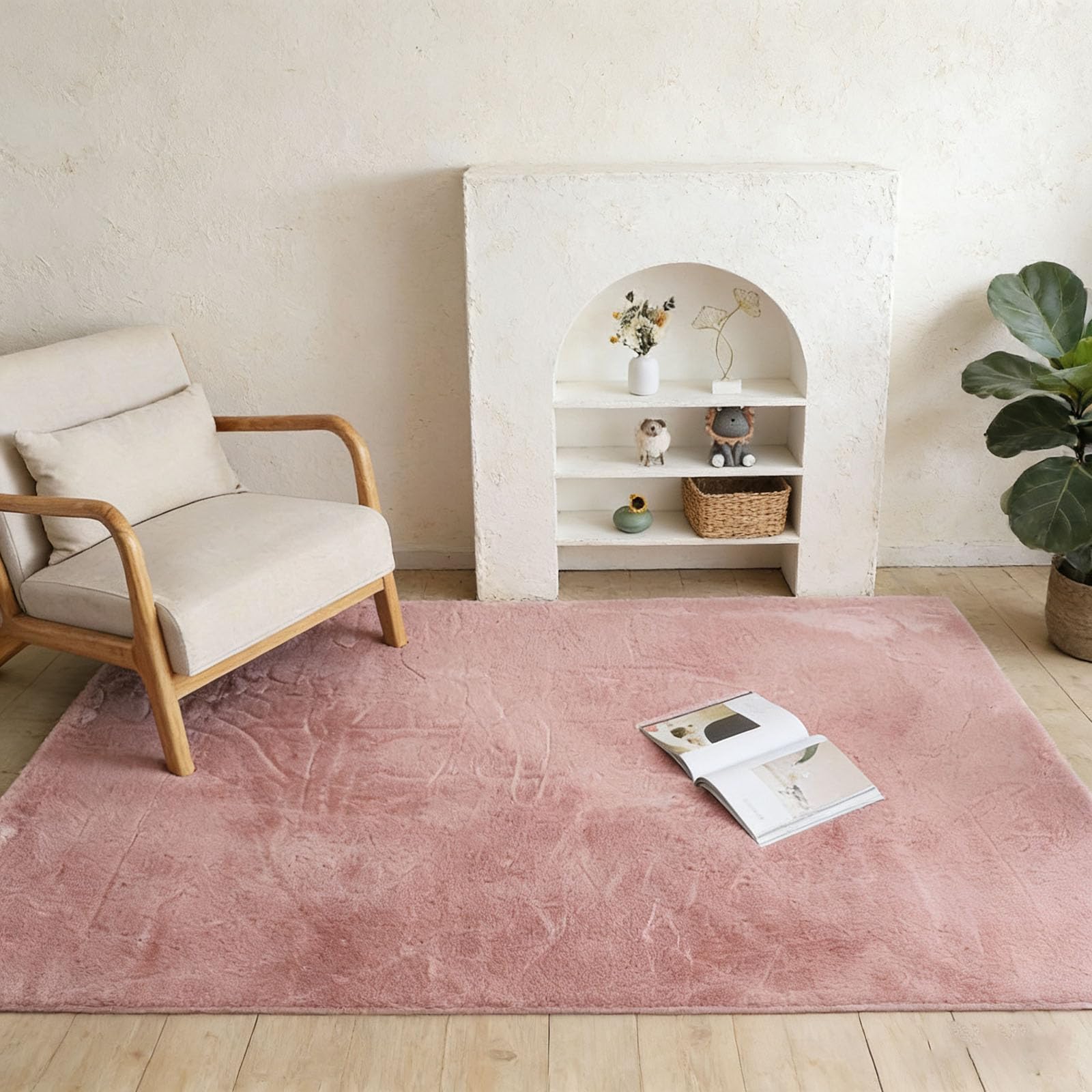 Tapis à poils courts design moderne rose foncé aspect fourrure chic