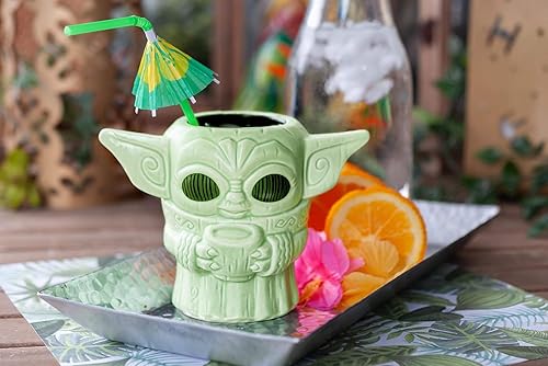 Miniatura 5 de Geeki Tikis Star Wars: The Mandalorian The Child Baby Yoda Taza | Taza de cerámica coleccionable oficial de Star Wars estilo Tiki | Capacidad para
