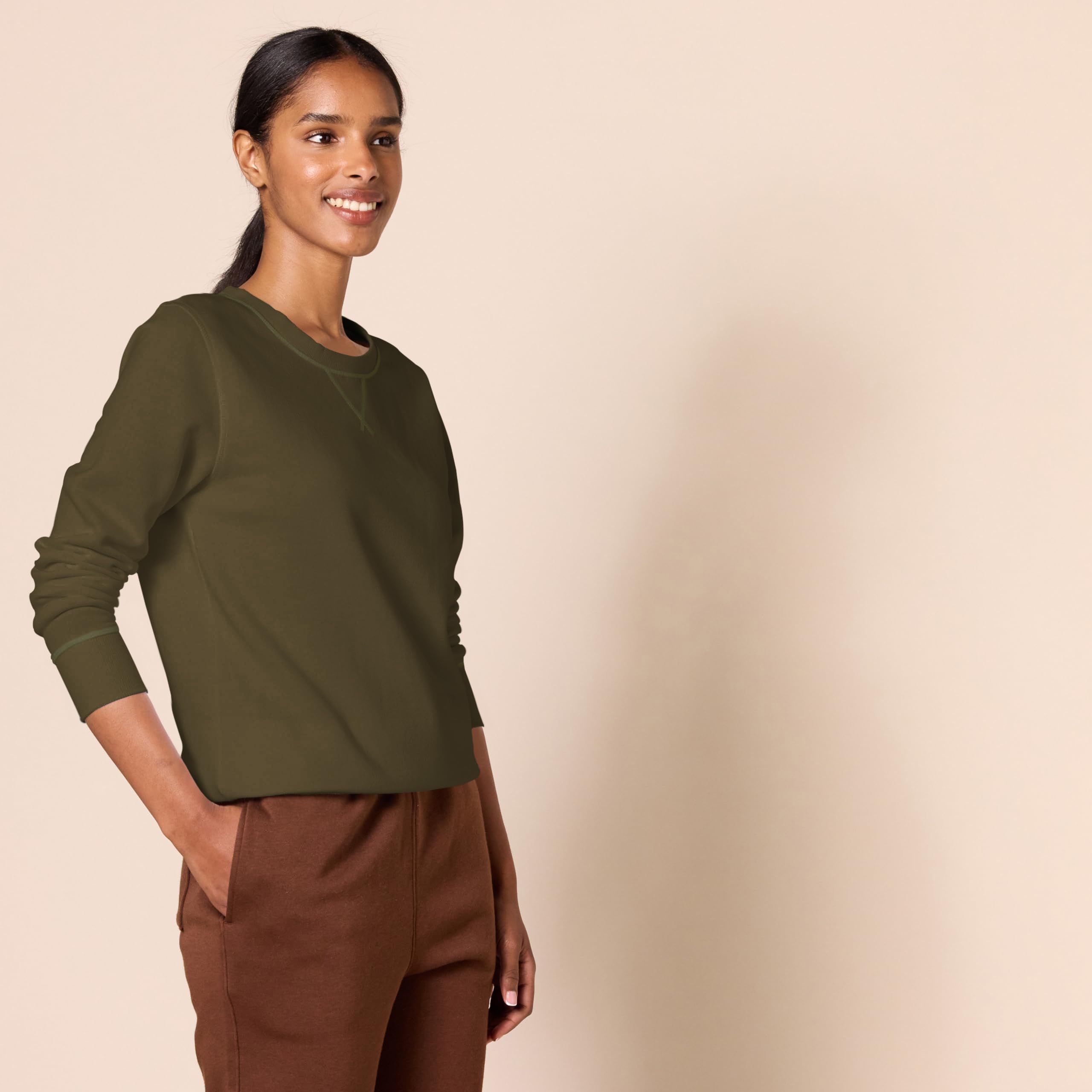 Amazon Essentials Mujer Sudadera con Cuello Redondo de Forro Polar (Disponible en Tallas Grandes) — view 105