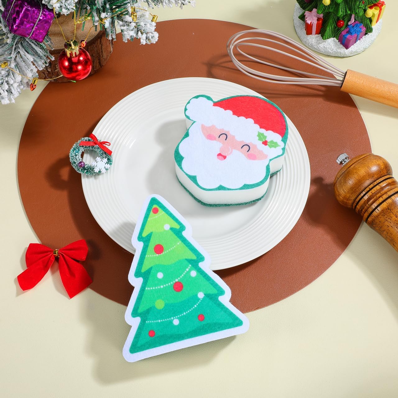 2Pcs Christmas Dish Sponges, Cute Santa Christmas Tree Household Cleaning Dishwasher Sponges, Dual Sided Non-Scratch Scouring Pad for Kitchen Dishes Pots Furniture