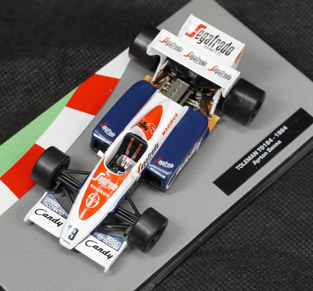 Amazon | ○11 トールマンTG184 アイルトン・セナ 1984 F1マシン