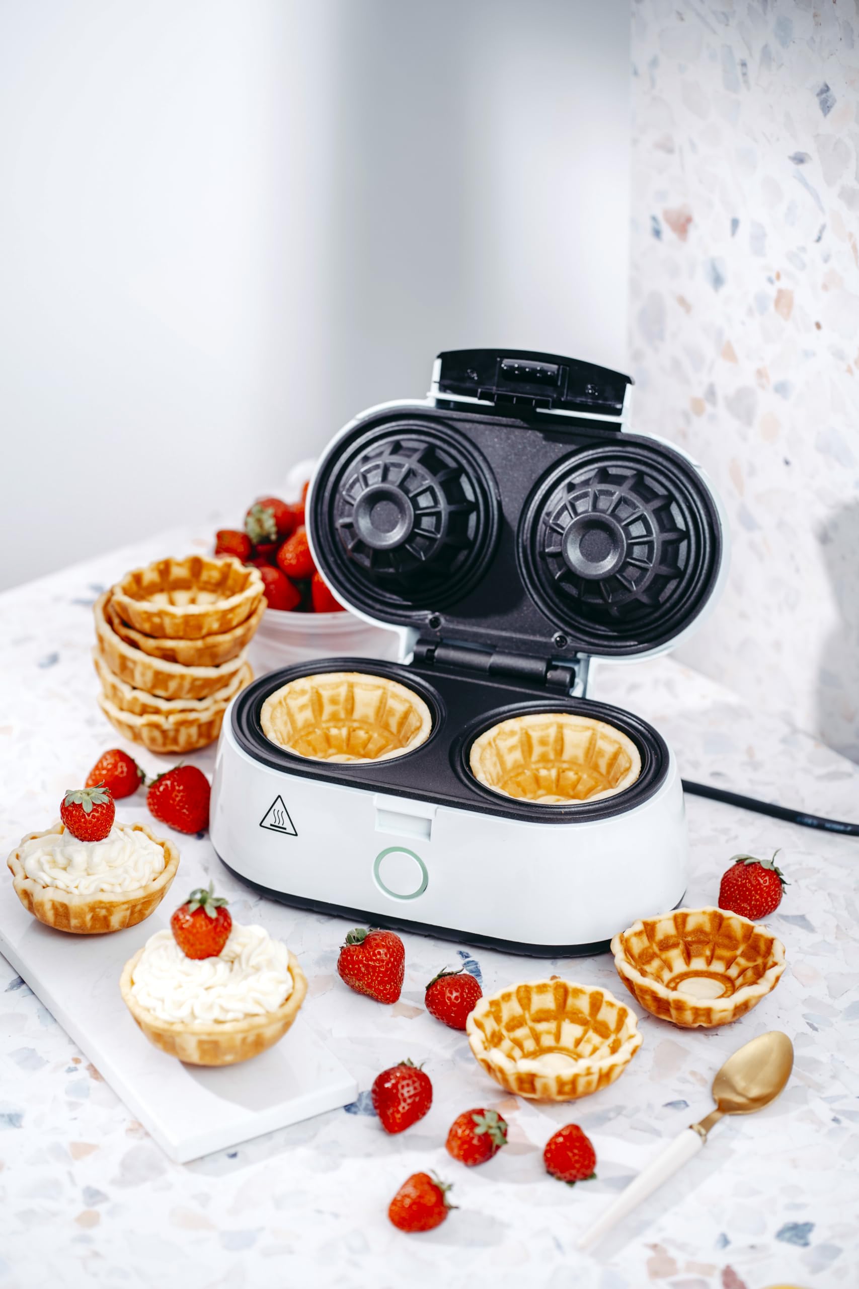 ADLER EUROPE AD3062 Waffelbahn, Waffelmoil, 1400W Leistung, für knusprige Schalen, Antihaft-Beschichtung, Weiß