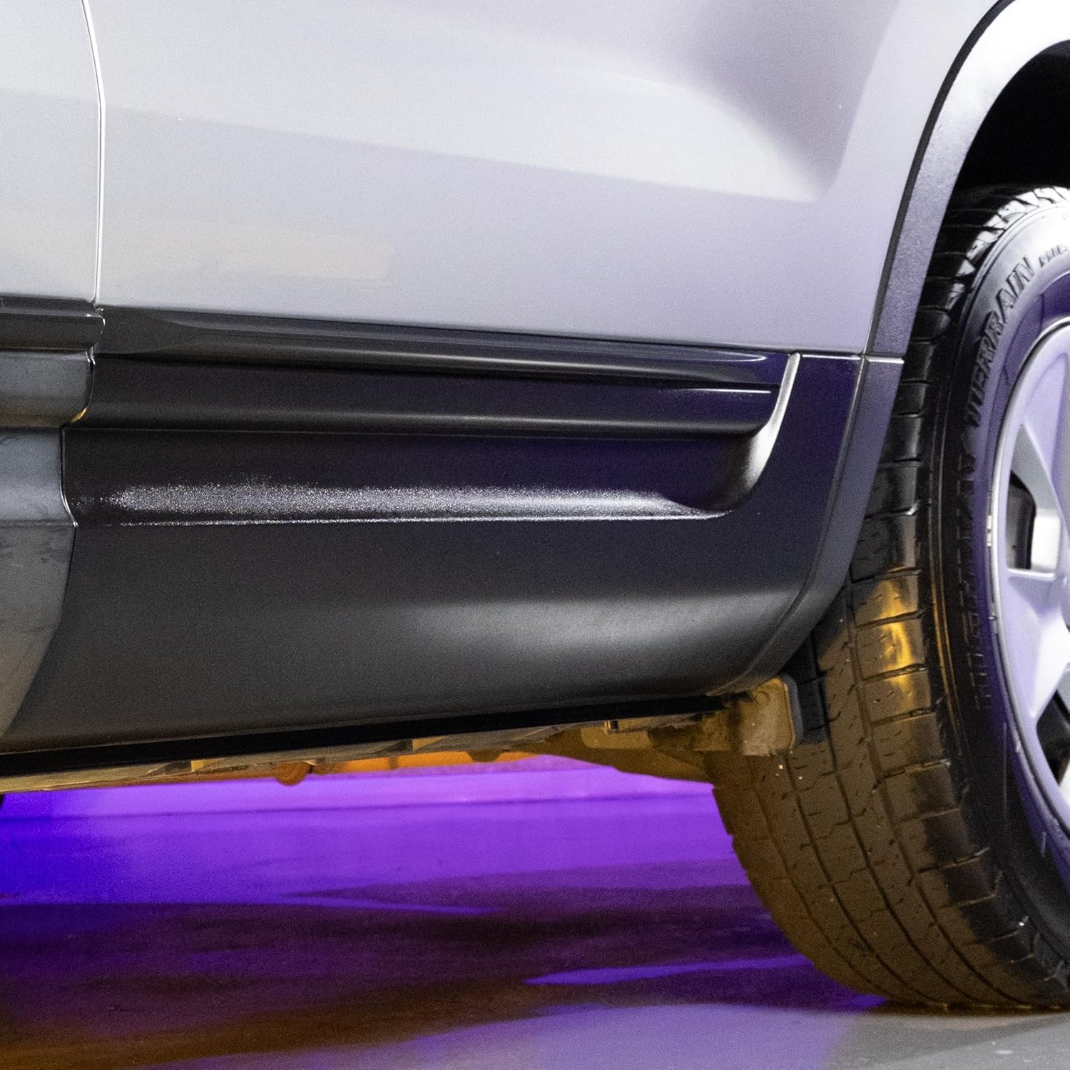 Meguiar's Zestaw do renowacji wytrzymałych wykończeń – zawiera roztwór czyszczący do głębokiego czyszczenia tworzywa sztucznego, wykończenia i ochronną osłonę, która zapewnia bardzo trwałą ochronę z