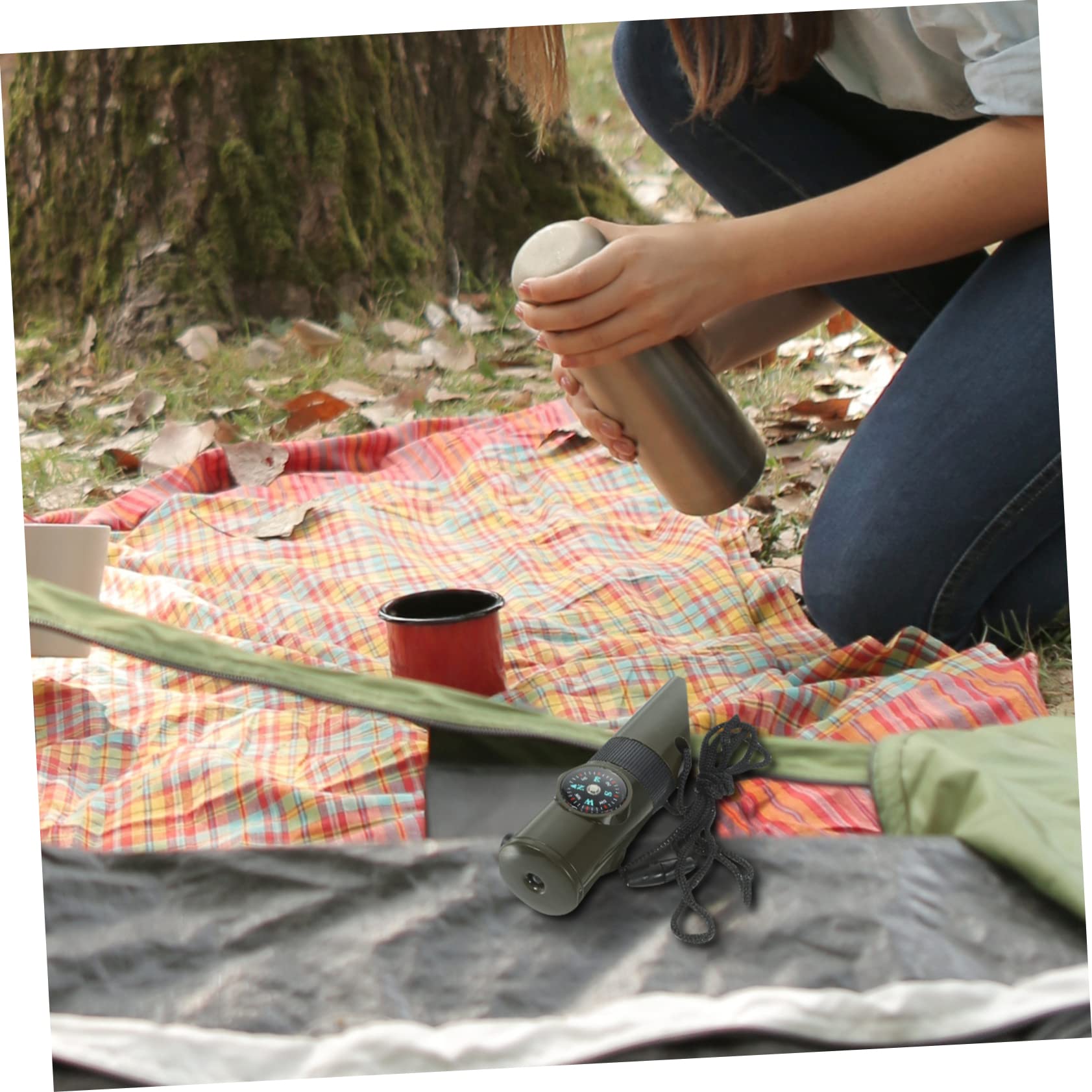 Sosoport Sifflet Multifonctionnel Kit Survie Sifflets d'urgence Sifflet en Titane Sifflet De Camping en Plein Air Fournitures De Plein Air Alliage