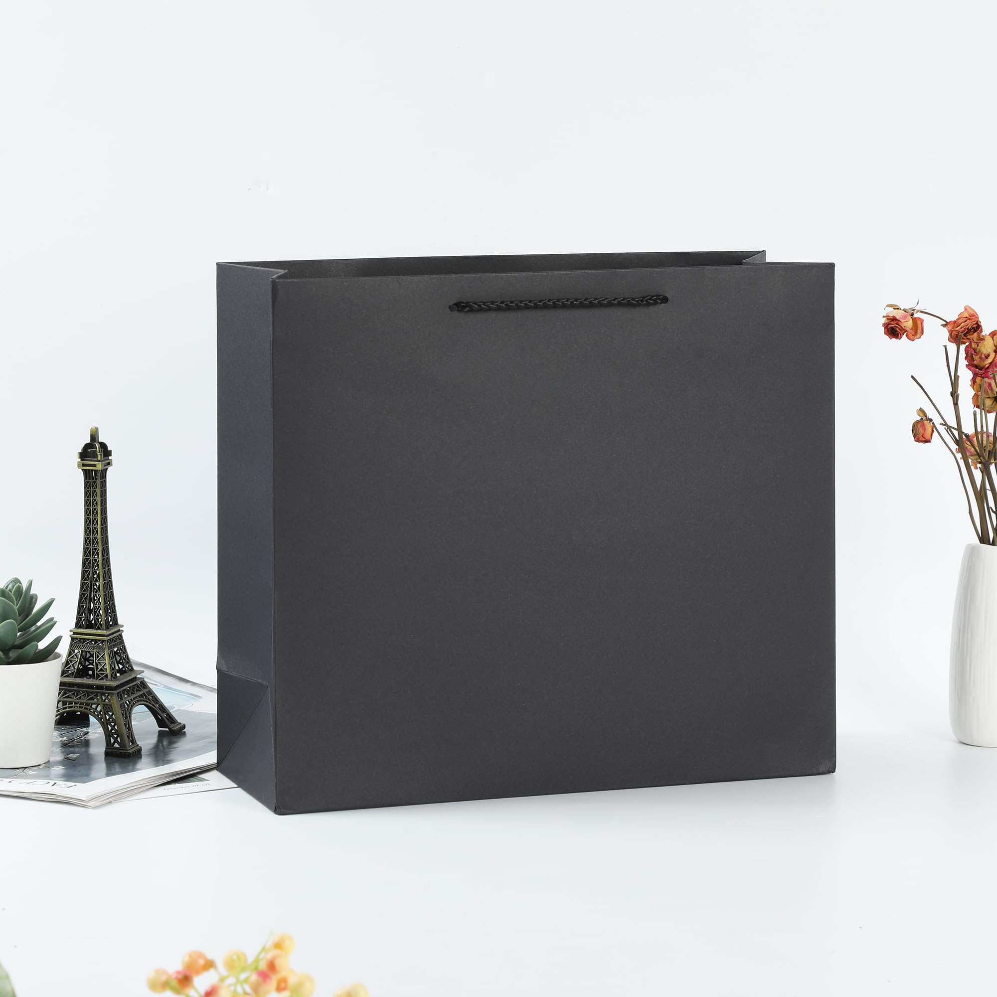 Offizon 12 stuks zwarte geschenkzakken, geschenkzakjes met zijdepapier (4 kleine 6 inch, 4 medium 8,7 inch, 4 grote 12,6 inch), papieren zakken met handgrepen voor verjaardagen en feestdagen