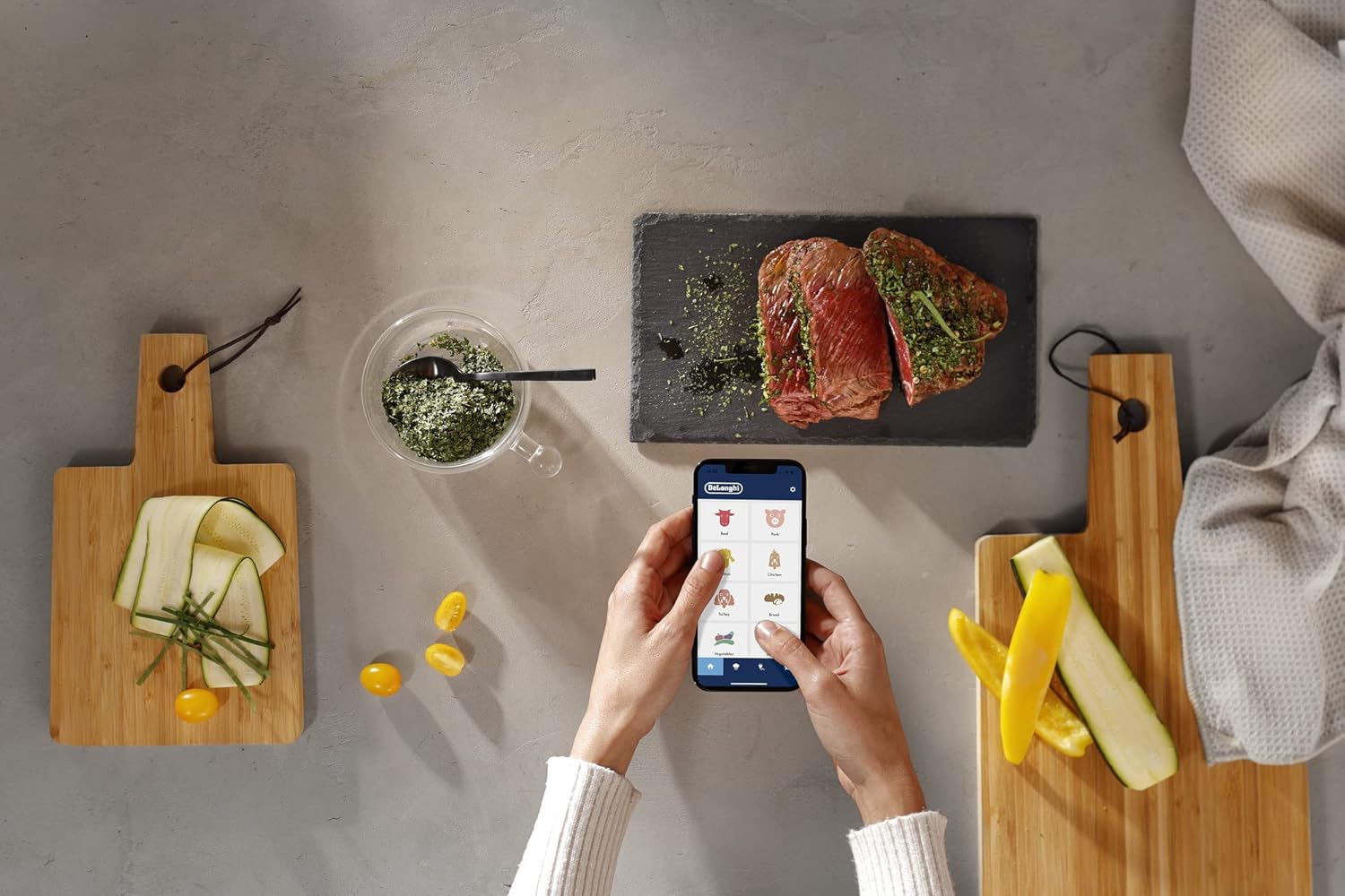 DeLonghi MultiGrill CGH920D, Grill Elettrico con Funzioni di Cottura, App Dedicata, Controllo Elettronico della Temperatura, Piastre Lavabili in Lavastoviglie, 2000W, Argento DeLonghi MultiGrill CGH920D, Grill Elettrico con Funzioni di Cottura, App Dedicata, Controllo Elettronico della Temperatura, Piastre Lavabili in Lavastoviglie, 2000W, Argento