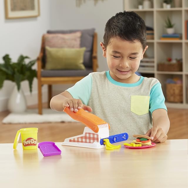 Foto 3 de 8 de Play-Doh Kitchen Creations Fun Factory PLAYSET