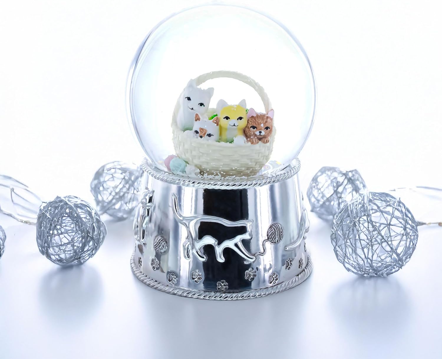 Kittens in a Basket Glass Water Snow Globe