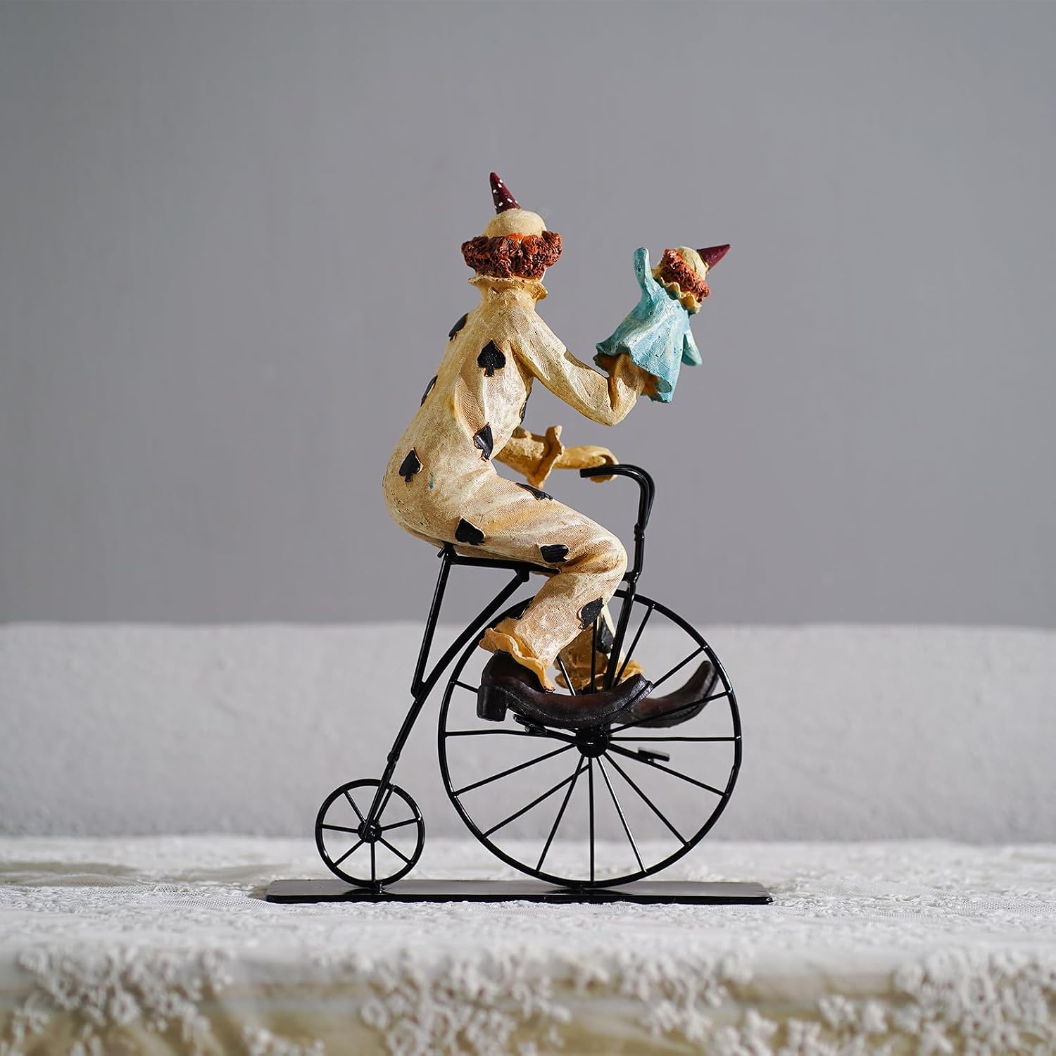 Vilead Resin Clown Figurines,Joker Statue Figure Collectibles,Vintage Circus Decor for Tabletop Shelf Mantel Decorations,Art The Clown Figure Doll for Bedroom Living Room Office Desktop