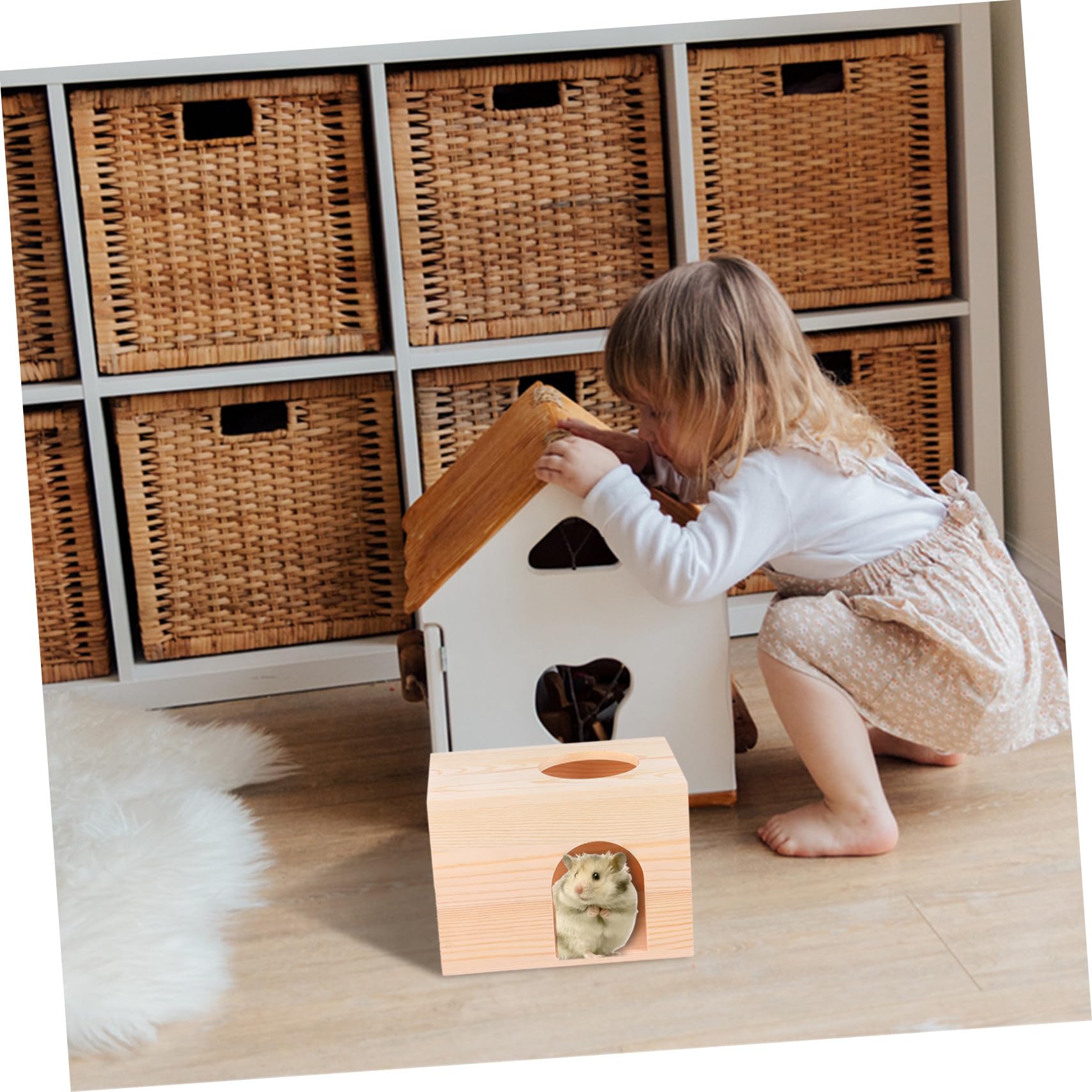FRCOLOR Eichhörnchenfutterhaus mit Tragbarem Futtertrog und Leichtem Design für Meerschweinchen und Kleine Haustiere zum Spielen und Füttern in Beige