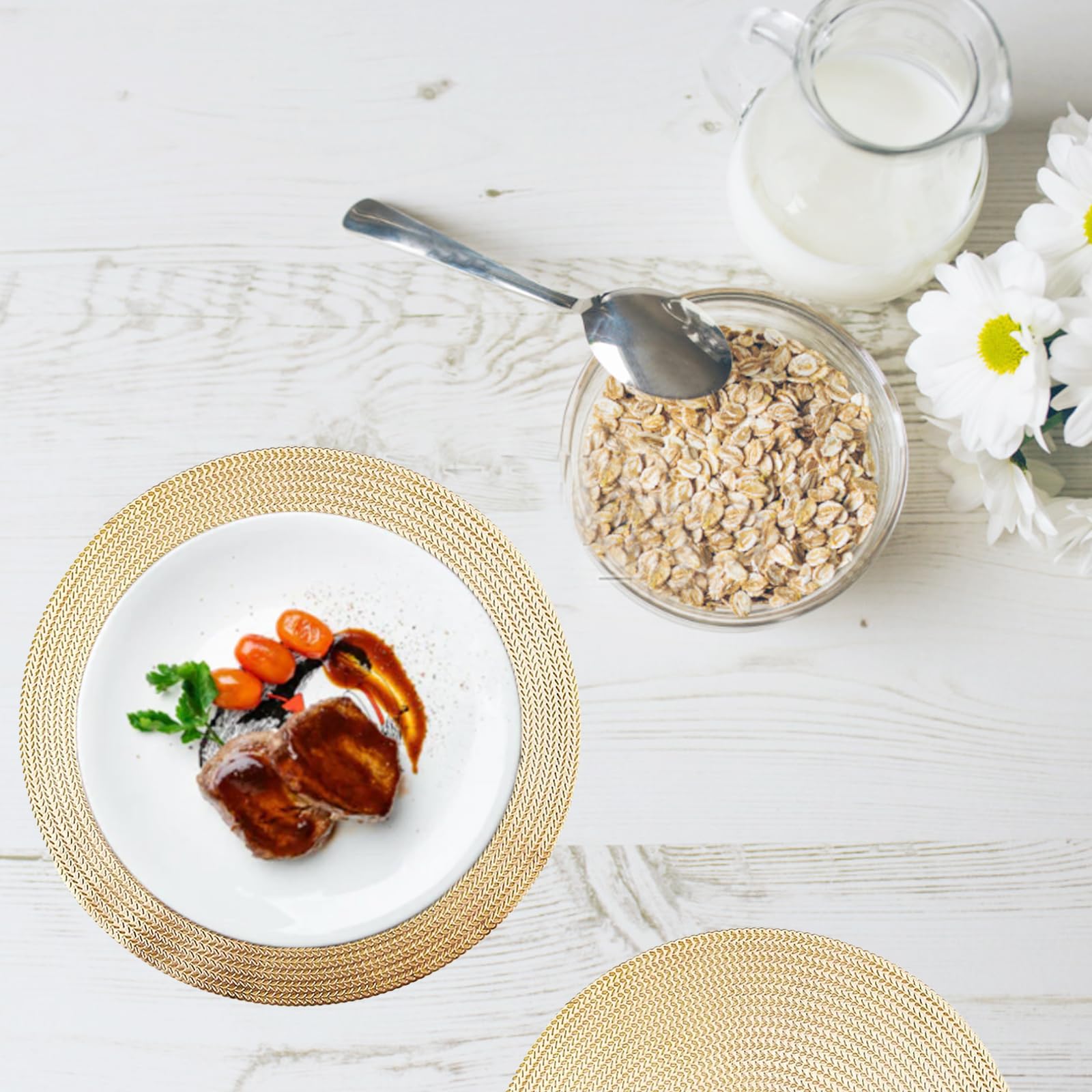 Set Van 4 Gouden Ronde Placemats, Gemaakt Van Uitgeholde PVC Placemats. Deze Onderzetters Zijn Hittebestendig En Antislip, Perfect Voor Gebruik In De Keuken Thuisfeesten En Tijdens Kerstmis