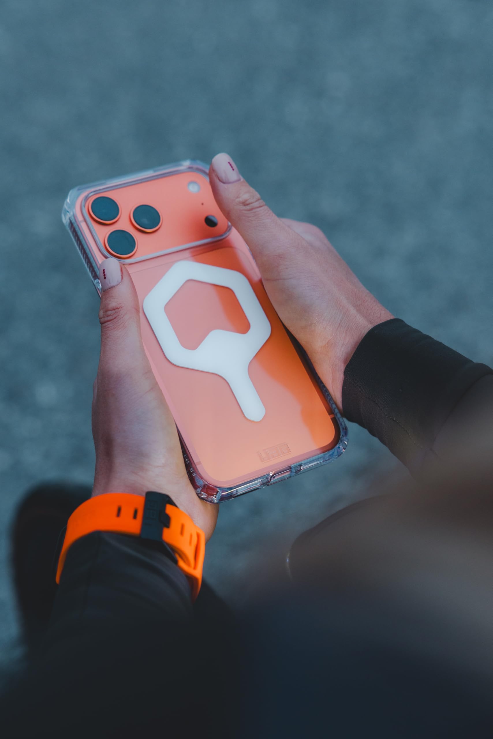 Urban Armor Gear Plyo MS Custodia iPhone 17 | Perfetta aderenza | Resistenza alle cadute di 4,8 m | Modulo magnetico | Bordi rialzati | Tutte le porte accessibili