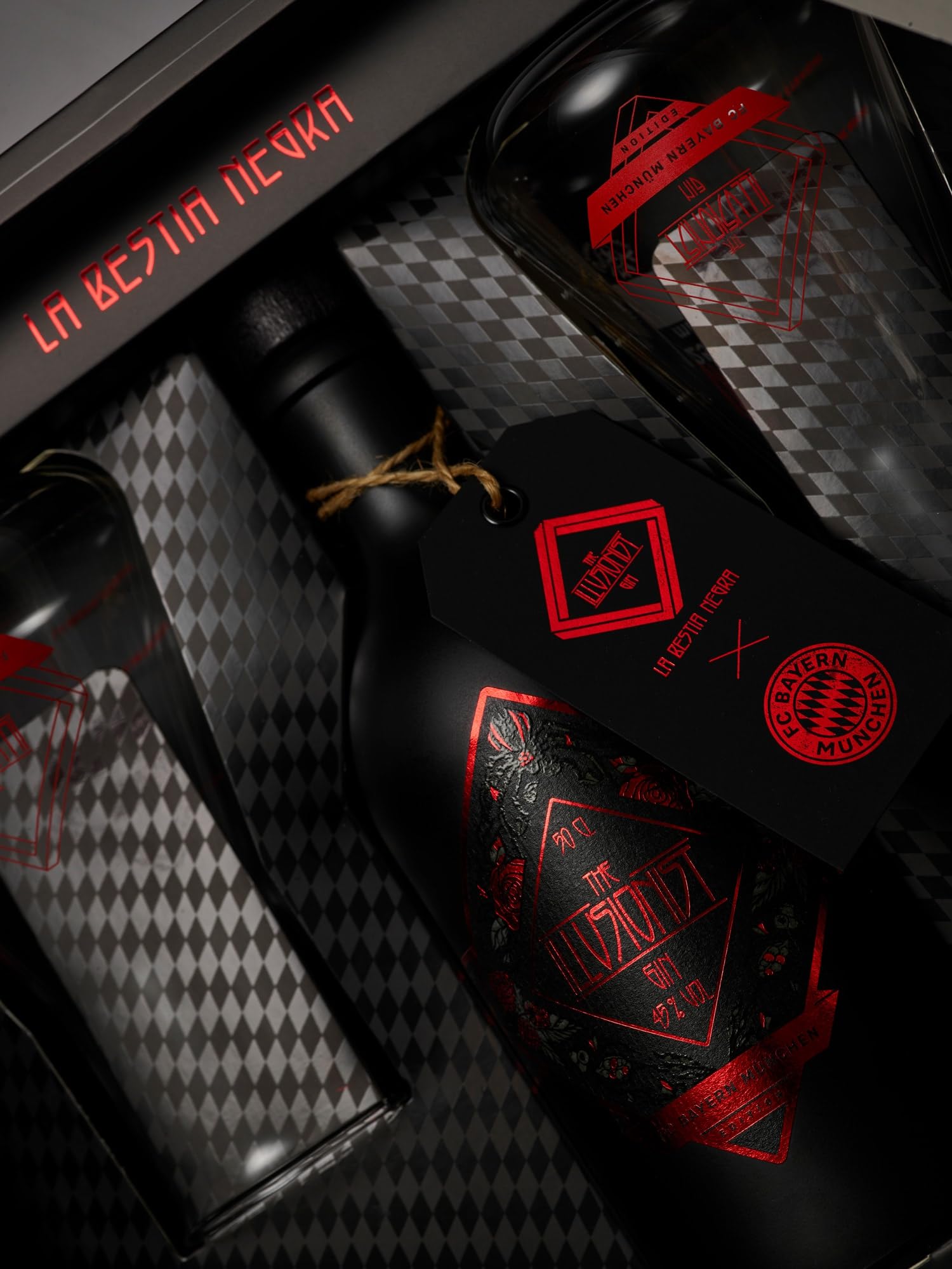 The Illusionist La Bestia Negra Geschenkset | The Illusionist Gin FCB München Ed. | Premium Geschenkset mit 2 Gläser & Cocktailbuch | Beerig & Frisch | 45% vol. | 500ml Einzelflasche