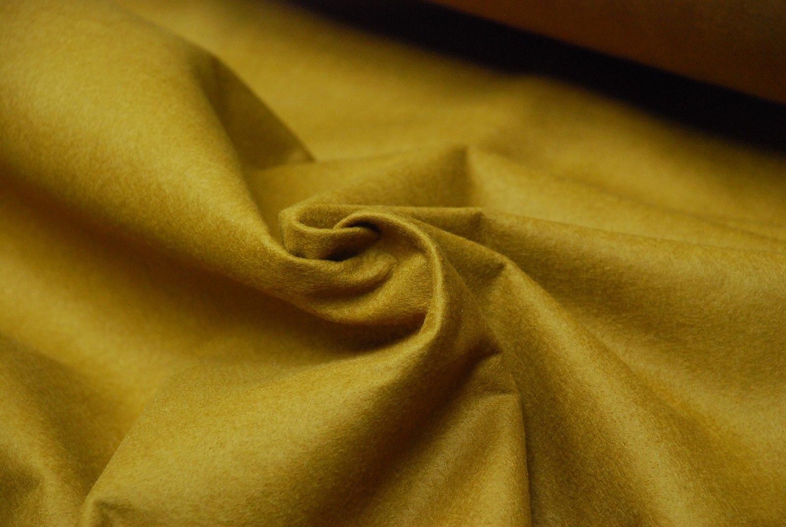 Acrylic Felt Baize Craft/Poker Fabric Material - Gold, 5Mtrs 500cm x 150cm