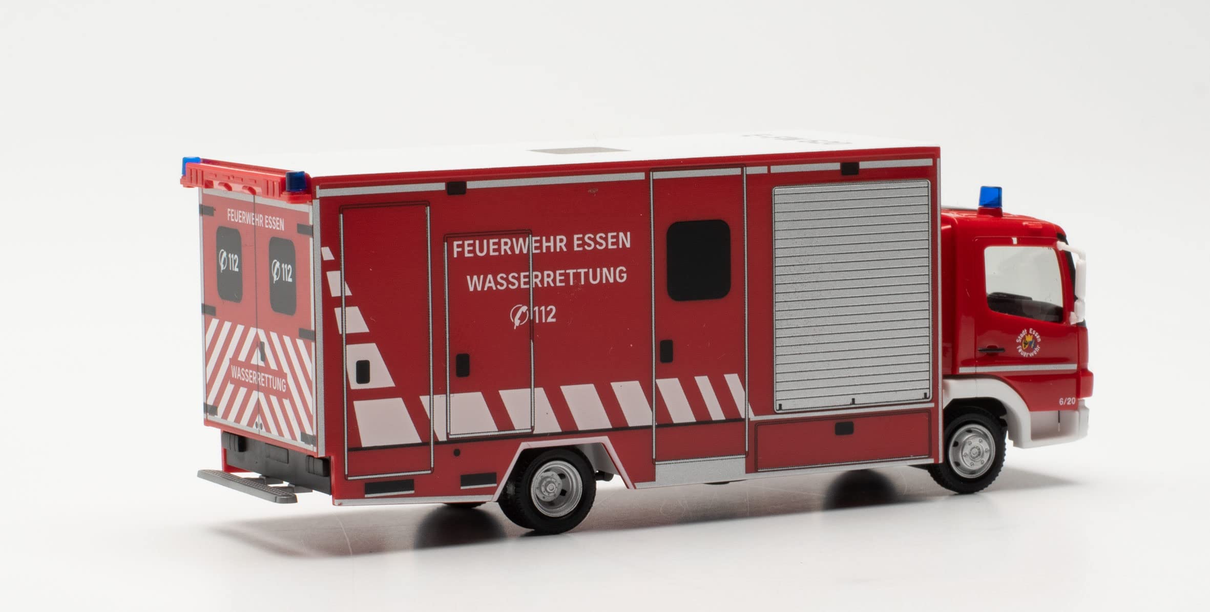 herpa 096553 Mercedes-Benz Atego walizka, straż pożarna, jedzenie, ratowanie wody, miniaturowe do majsterkowania, kolekcjonowania i jako prezent, wielokolorowy