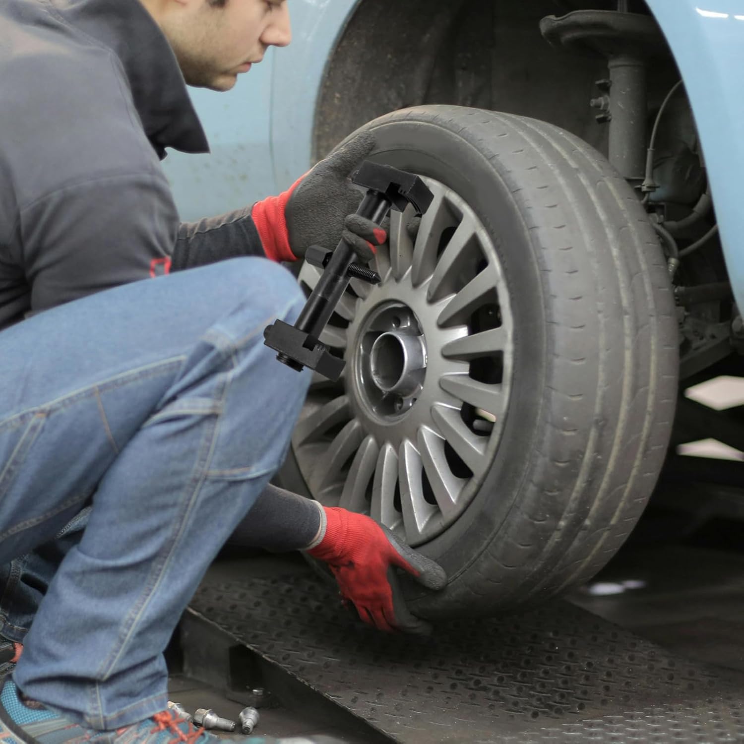 Pulley Removal Tool Effortlessly Remove Crankshaft and Timing Pulleys Tool Multi-Functional Pulley Puller for Vehicles