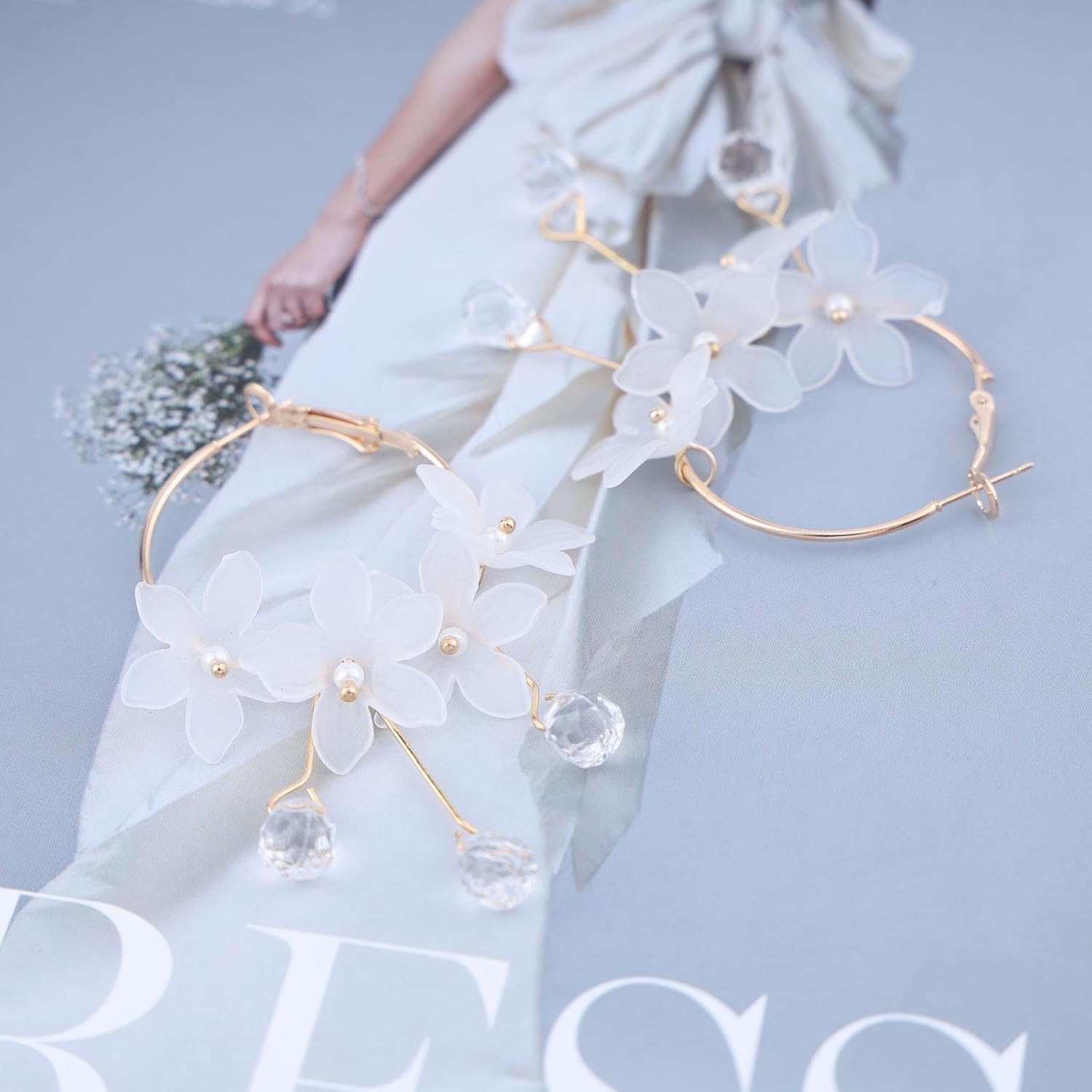 Andelaisi Boho Acrylic Flower Hoop Earrings Vintage Crystal Flower Drop Earrings Gold Huggie Hoop Earrings Resin Flower Tassel Earrings Jewelry for Women - Image 5