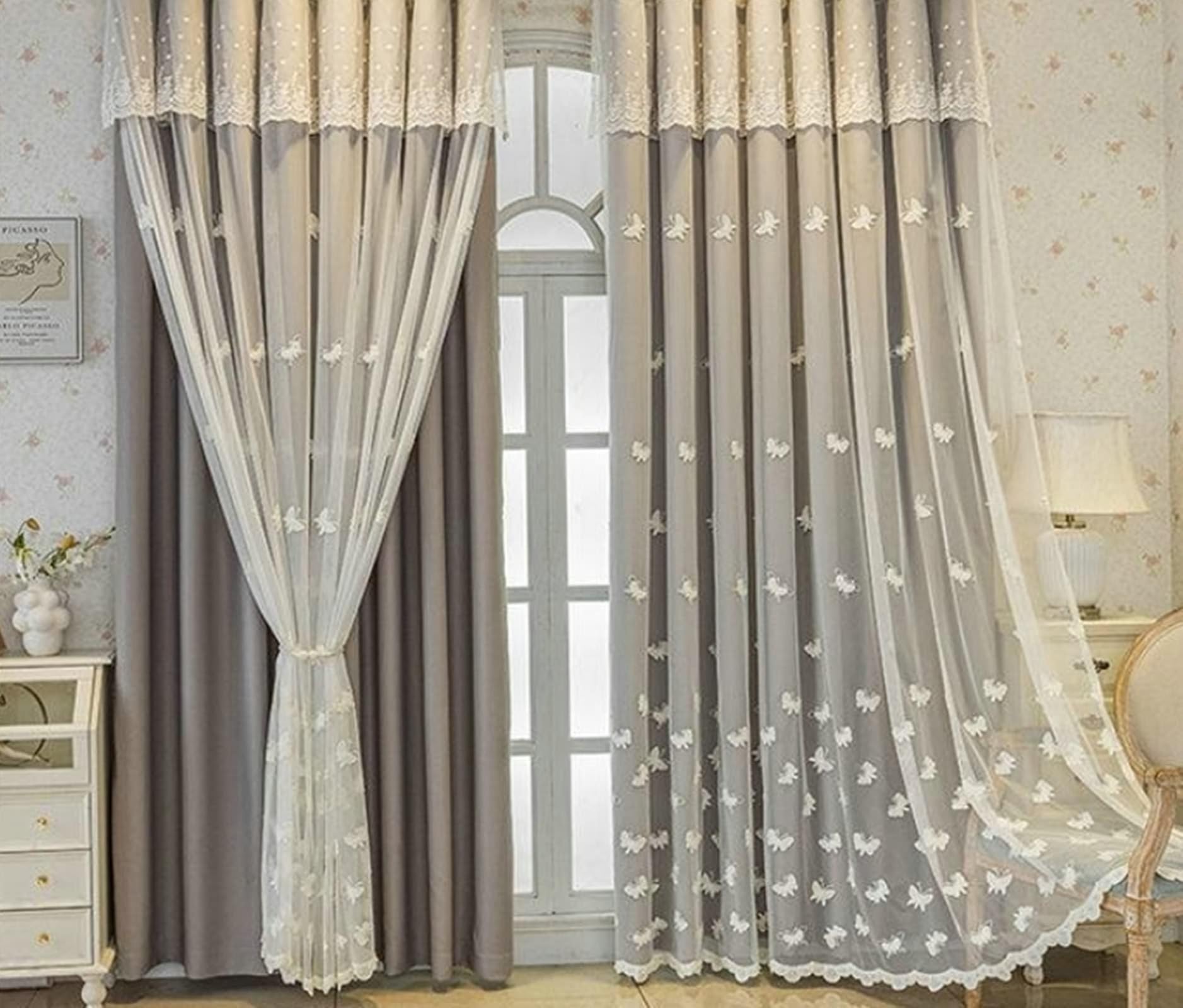 Rideau chambre occultant gris brodé pour une ambiance douce et cocooning