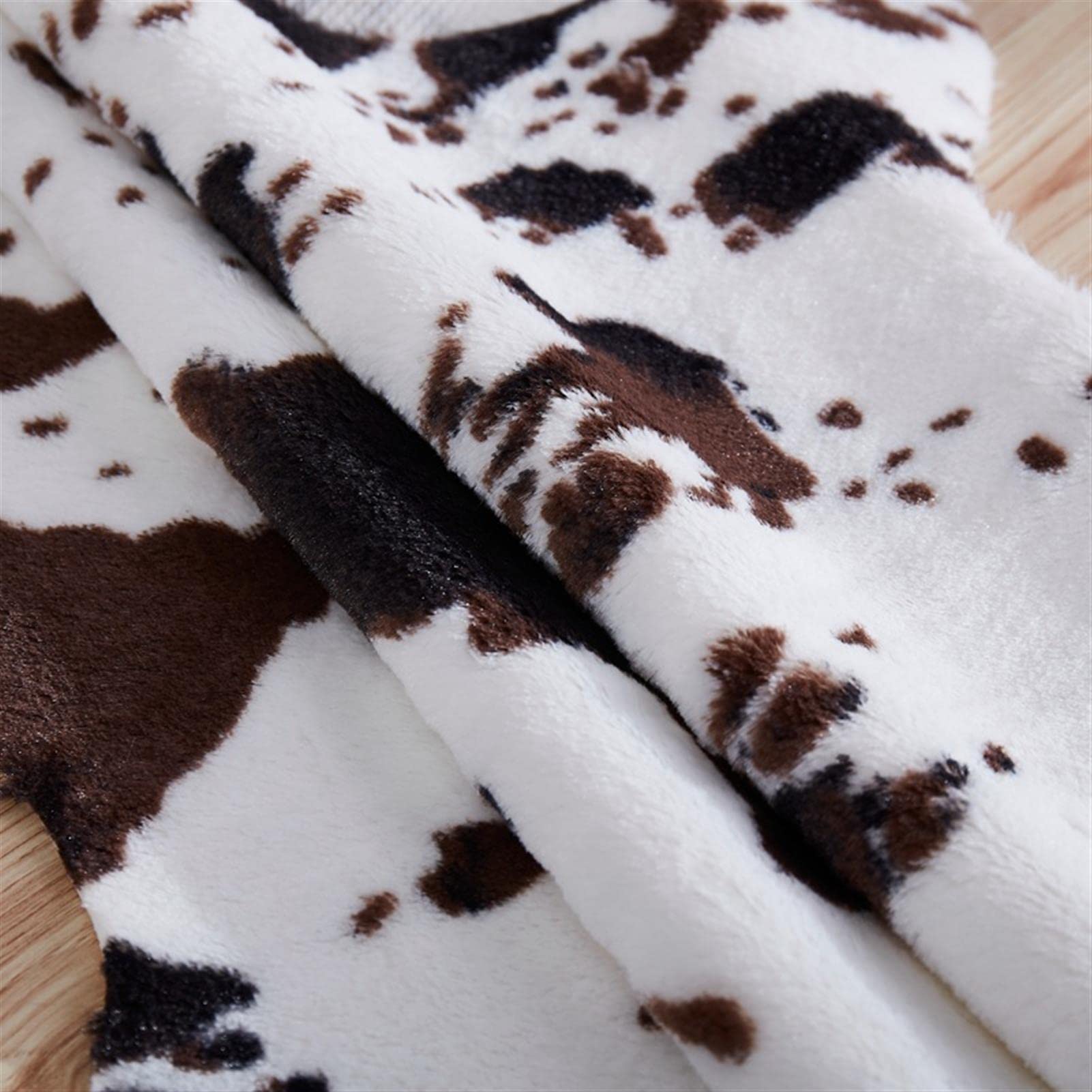 Amazon.de: Kuhfell-Teppich Rutschfester Kunstfell Teppich, Faux Rindsleder  Drucken Mat fr Wohnzimmer Schlafzimmer Bro Stuhl Sofa,  Kunsftellteppich,Cows,140x160 cm