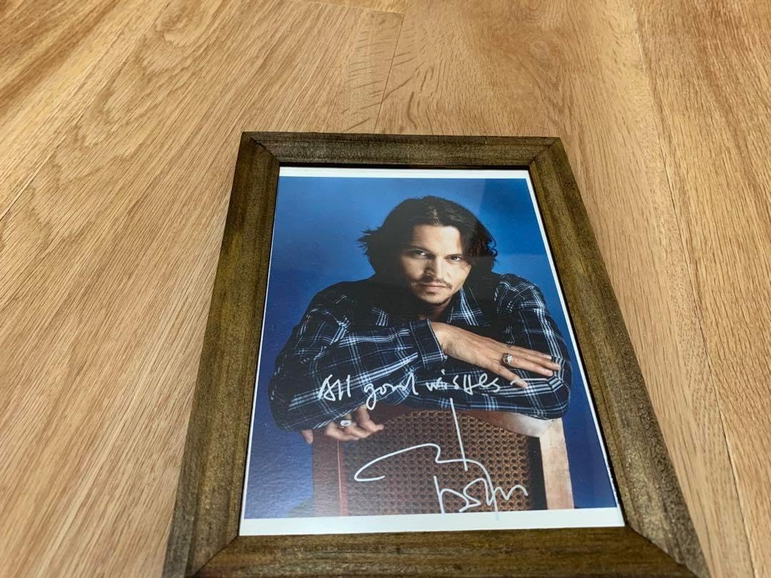 ジョニー・デップ　直筆サイン　写真〔パイレーツ・オブ・カリビアン〕 ジョニー・デップ 直筆サイン入り8X10フォト 「パイレーツ