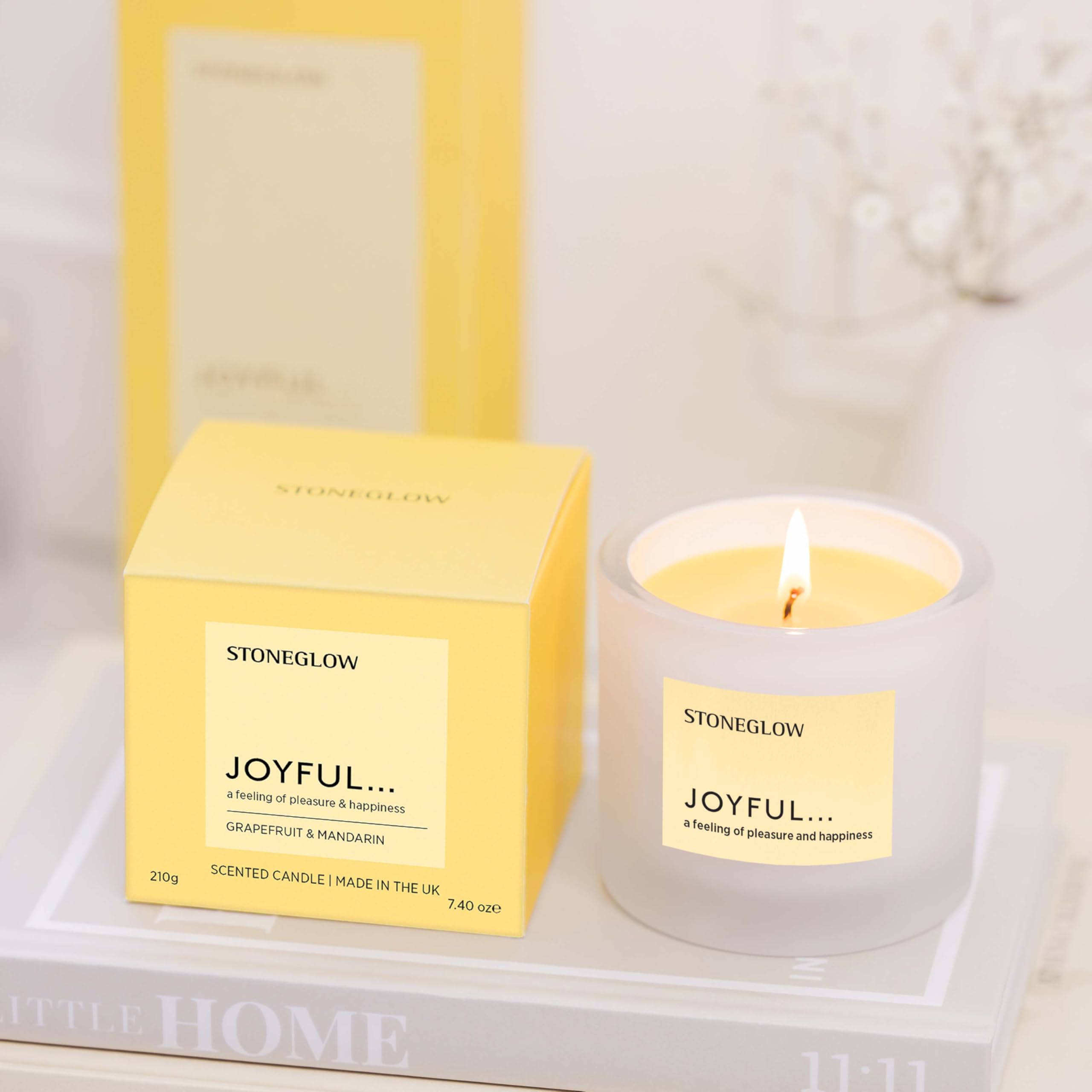 Stoneglow - Affirmations - Joyful - Grapefruit & Mandarine - Duftkerze im Tumbler (79 x 89 mm) Kokos- und Rapssamen-Wachsmischung, Grapefruit, Mandarine, saftige Aprikosen und Cassis