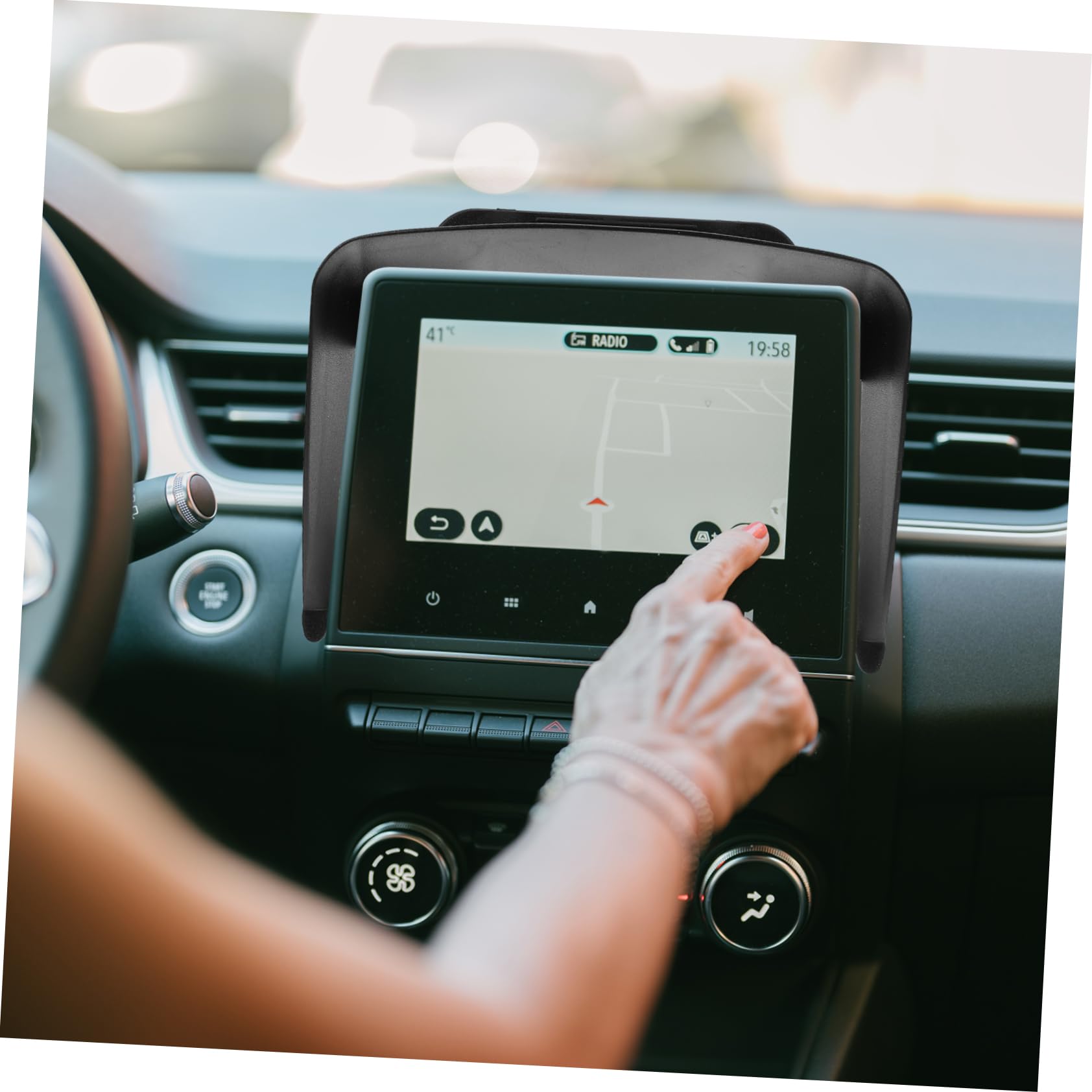 Parasole per Navigatore GPS da 7 Pollici in Plastica Regolabile | Clip ad Aggancio per Diversi Modelli di Auto, in Viaggio e Tragitti Urbani, Riduce Affaticamento Visivo