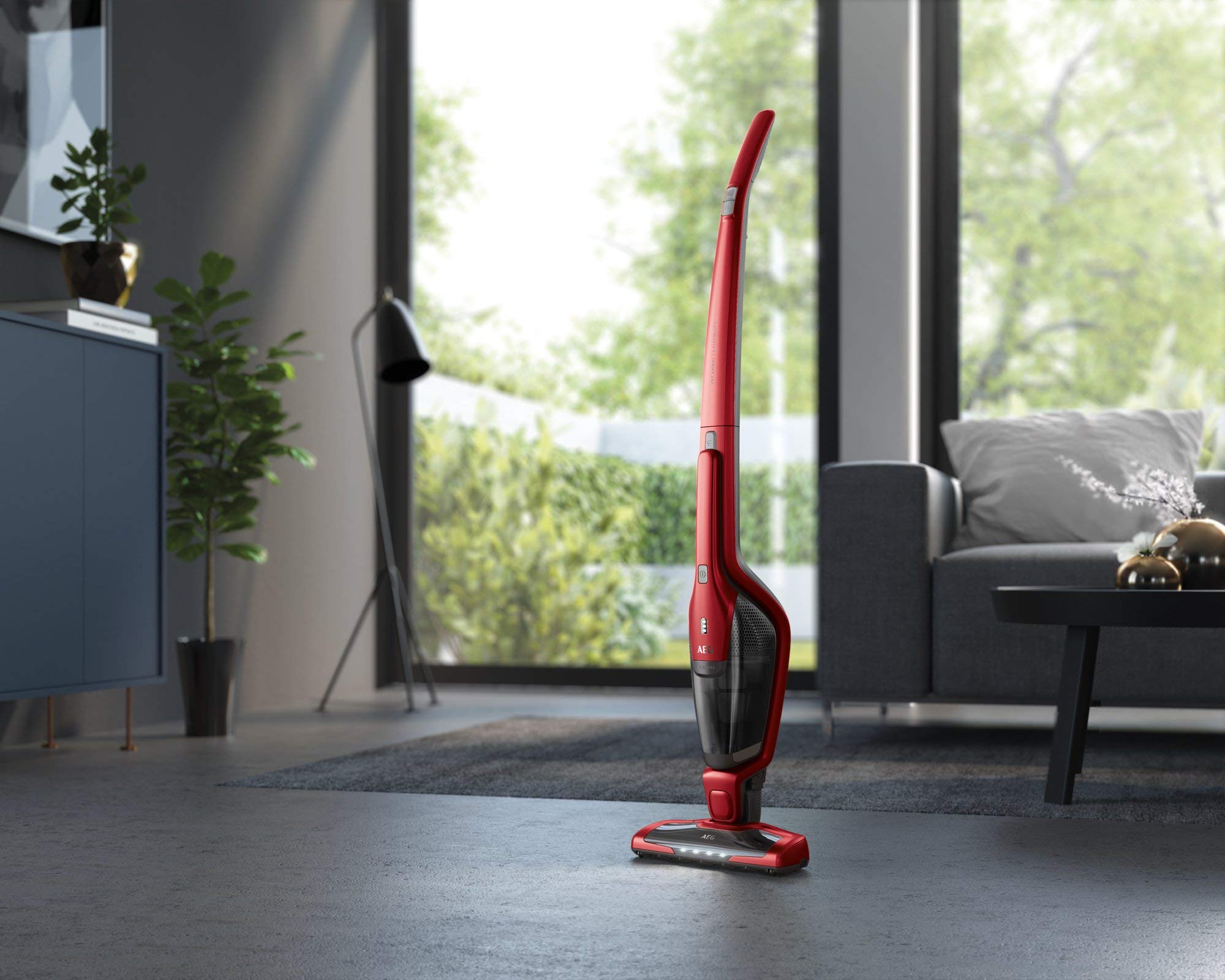 AEG CX7-2-45AN Aspiradora Sin Cable, Autonomía de 45 min, 18 V, 2 Velocidades, Cepillo 180º con LED, Aspiradora de Mano Especial Mascotas, Depósito de 0,5 L, Rojo