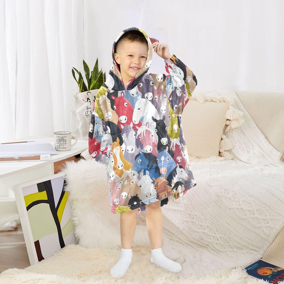 Kolorowe kreskówkowe konie dziecięcy koc do noszenia bluza z kapturem oversize bluza koc sweter koń uroczy dla chłopców i dziewcząt w wieku 3-14 lat