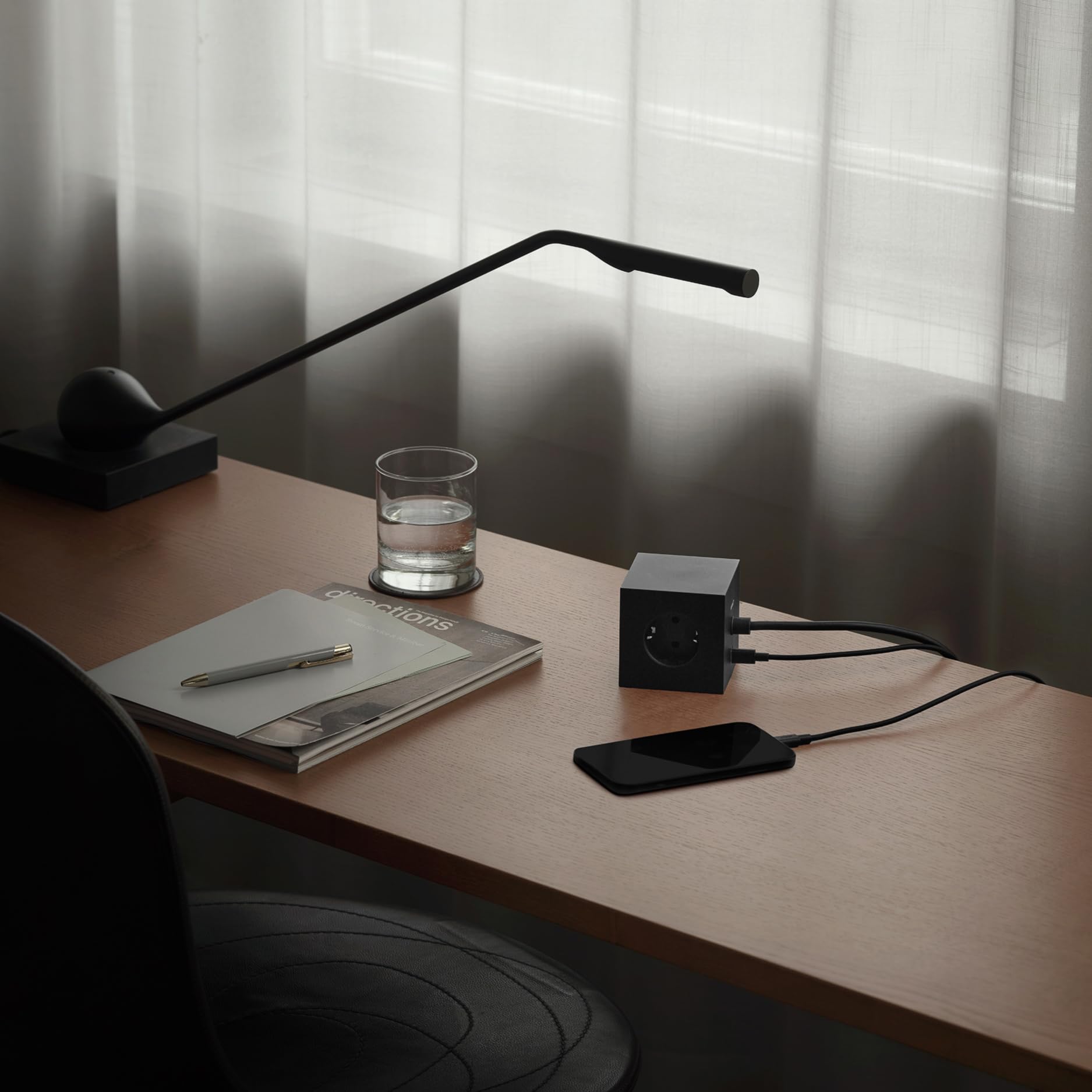 Avolt Square 1 Multipresa Cubo Magnetica, 3 Prese, 2 USB-C 30W | Multipresa magnetica nera. Ciabatta cubo di design, ricarica rapida USB-C 30W per scrivania, casa e ufficio