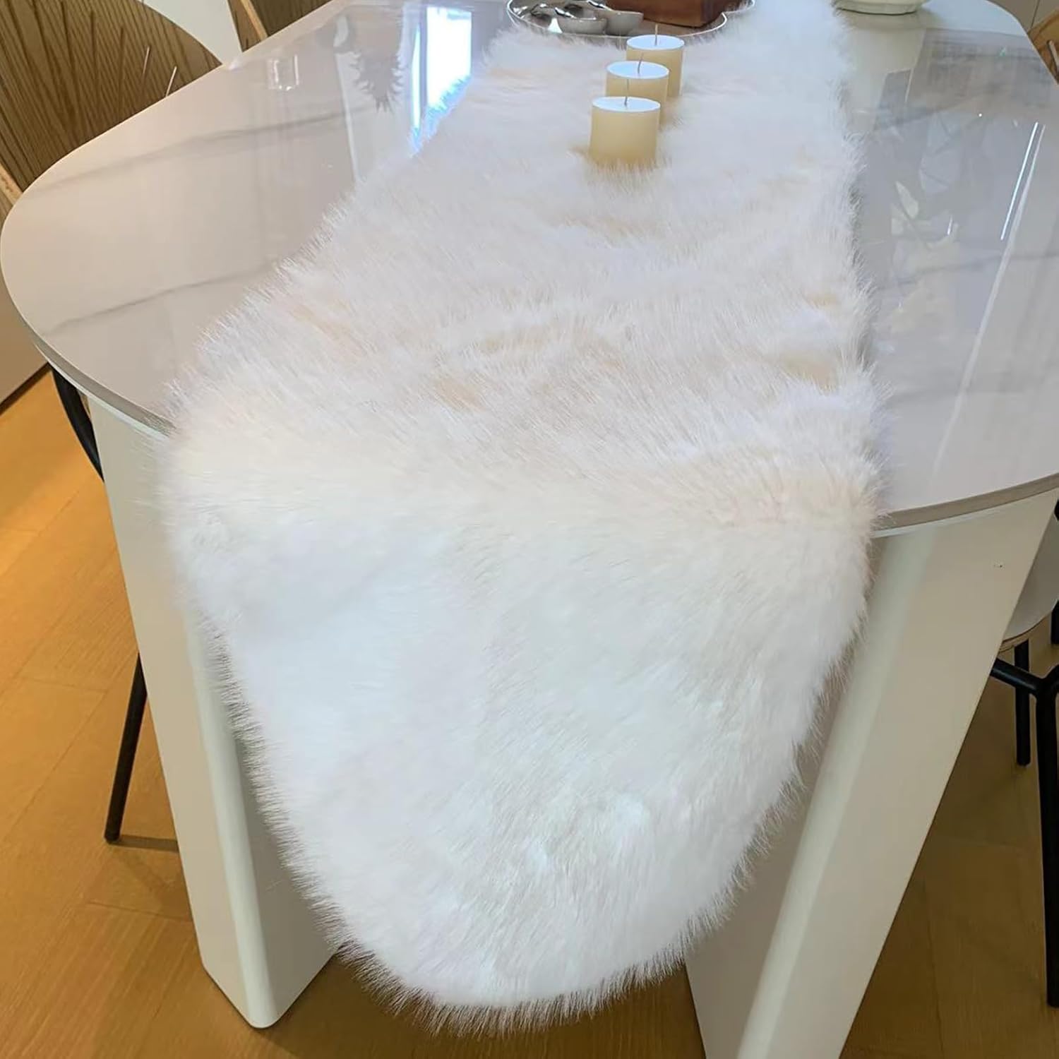 Table Runner, White Faux Fur Table Runner Christmas Dining Cover, Fluffy Wedding Party Holiday Decor with Tassels, Luxury Soft Thanksgiving Birthday Runner (White, 11.8x70.8inch)